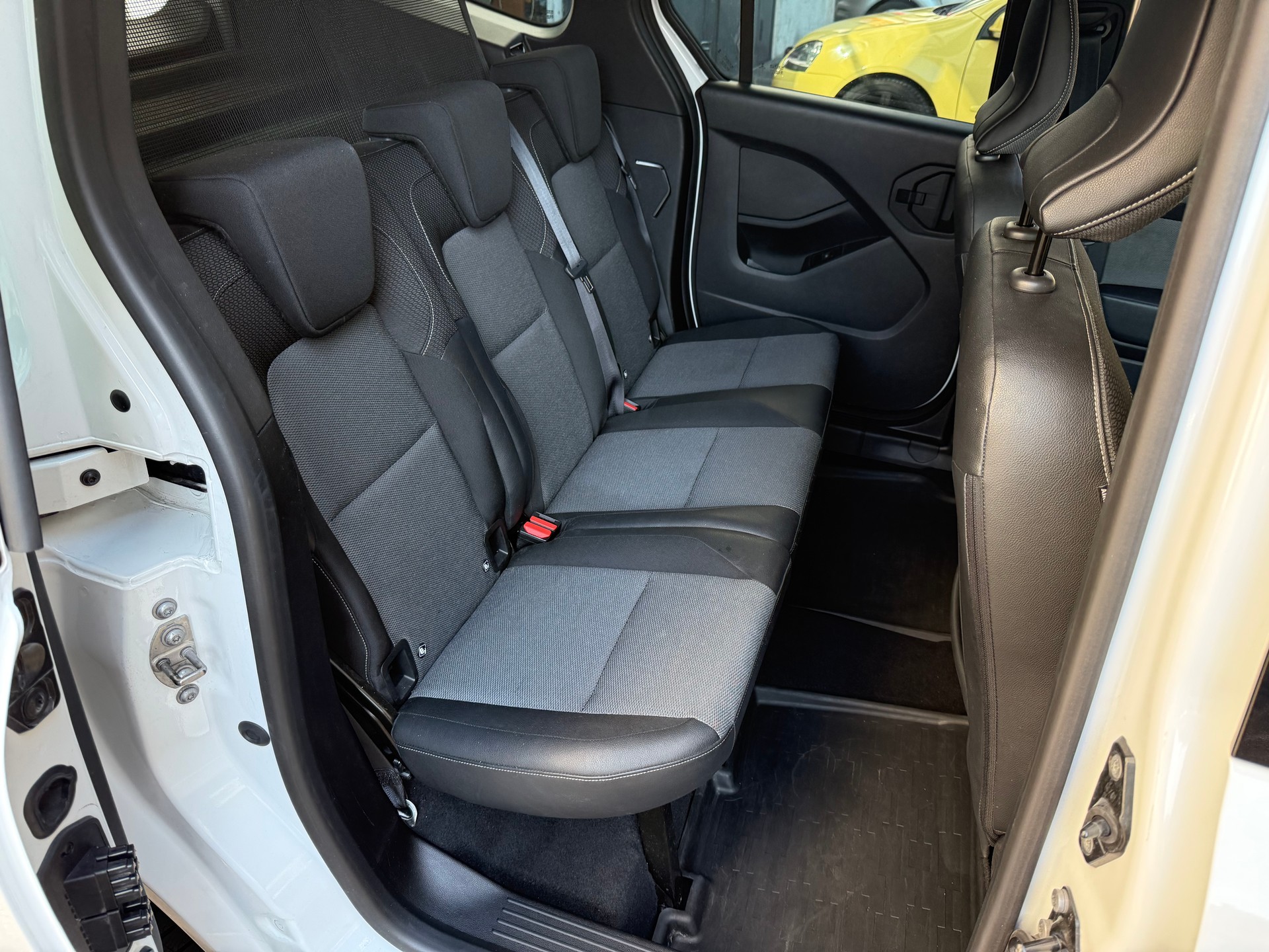 RENAULT Kangoo 1.5 dCi 95 Equilibre-image-10