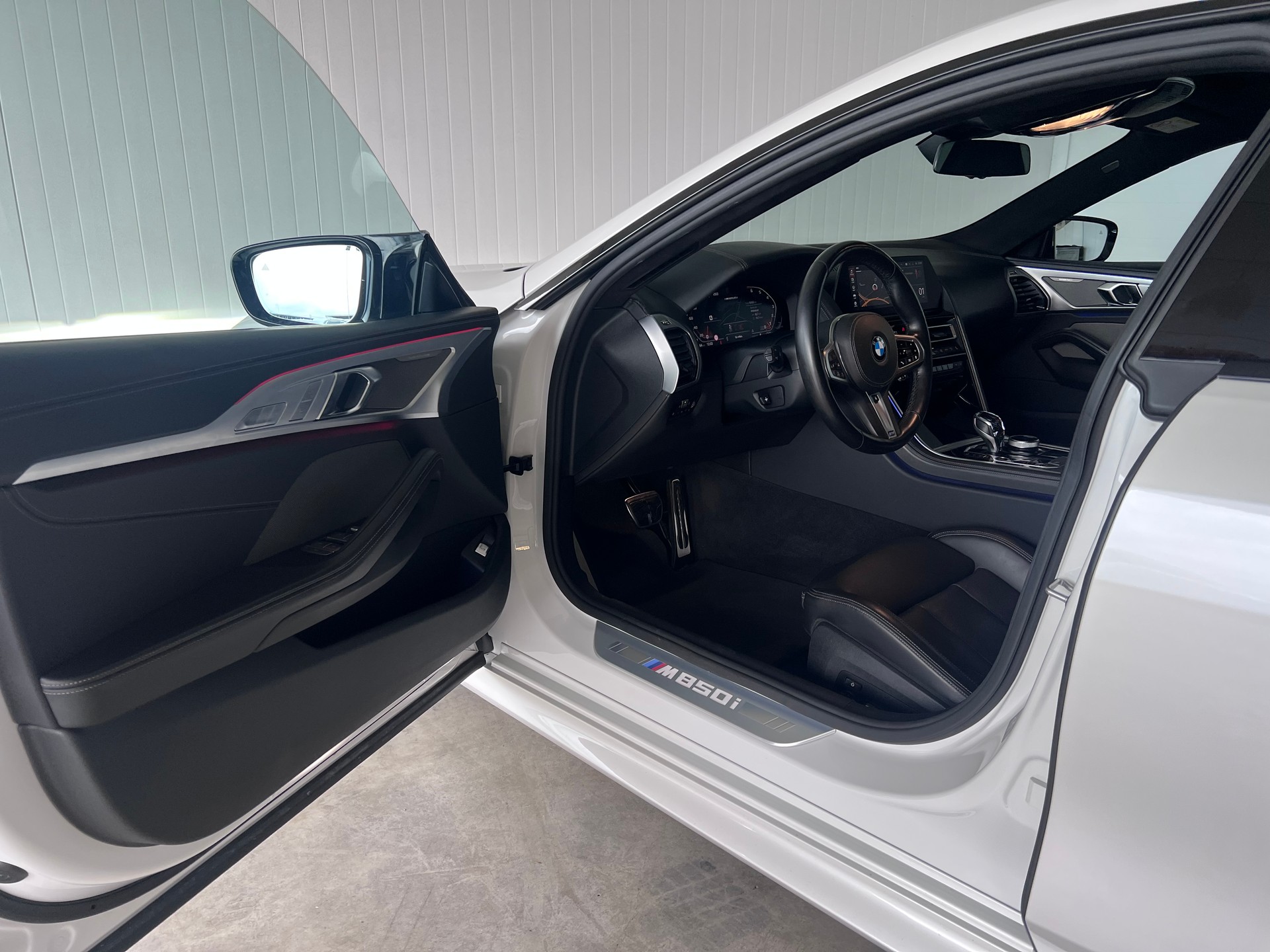 BMW M850i xDrive Steptronic-image-11