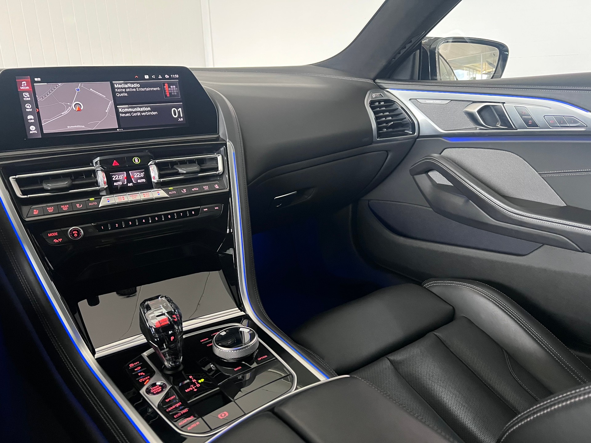 BMW M850i xDrive Steptronic-image-24