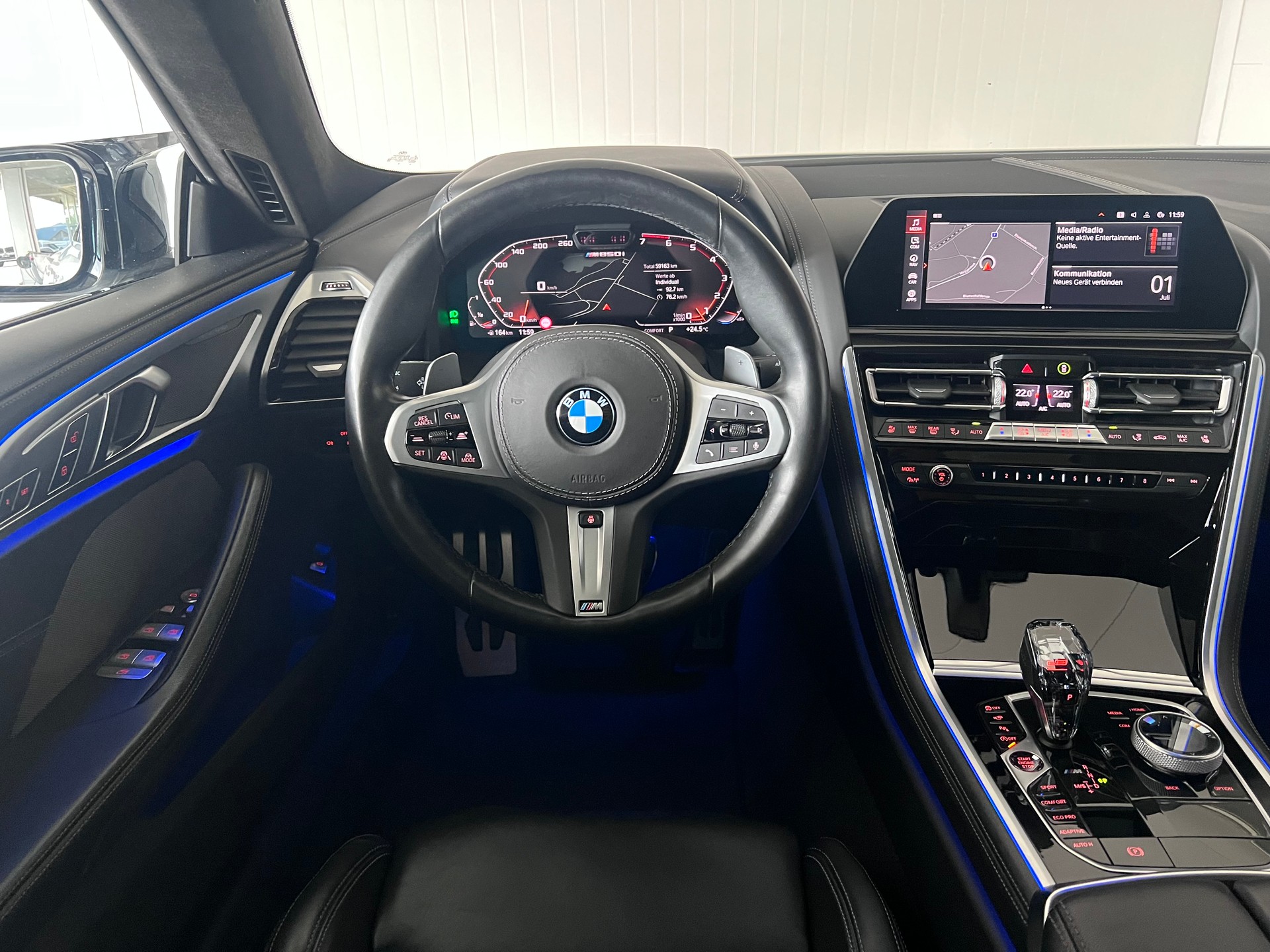 BMW M850i xDrive Steptronic-image-23