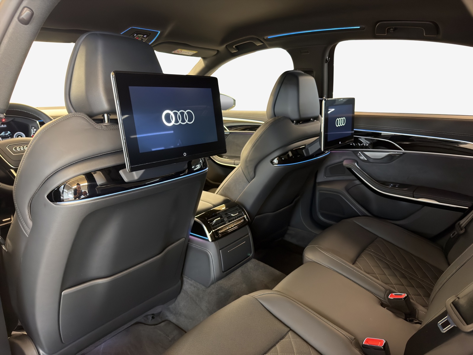 AUDI A8 50 TDI quattro tiptronic-image-13