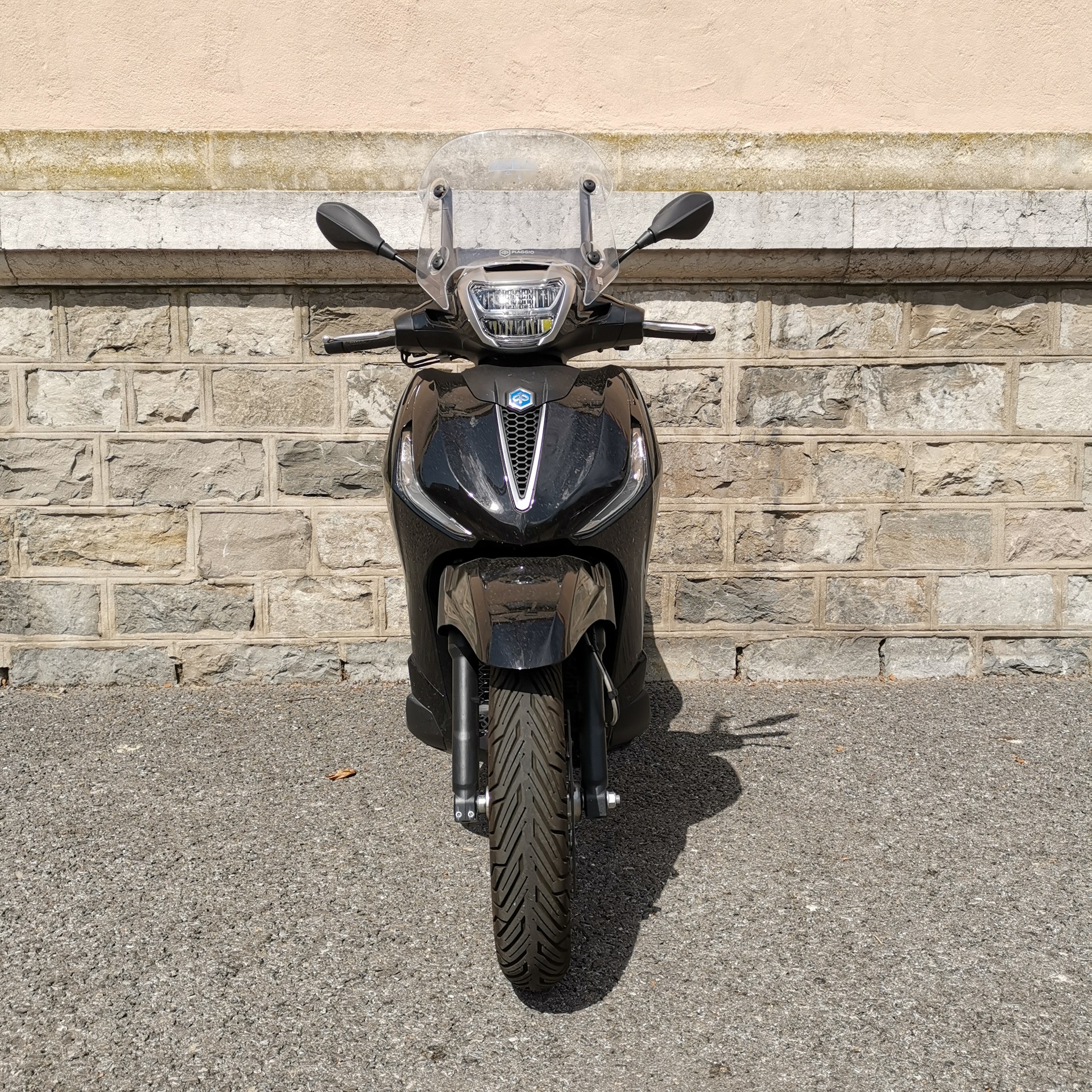 PIAGGIO Beverly 400 E5+-showroom-element-1