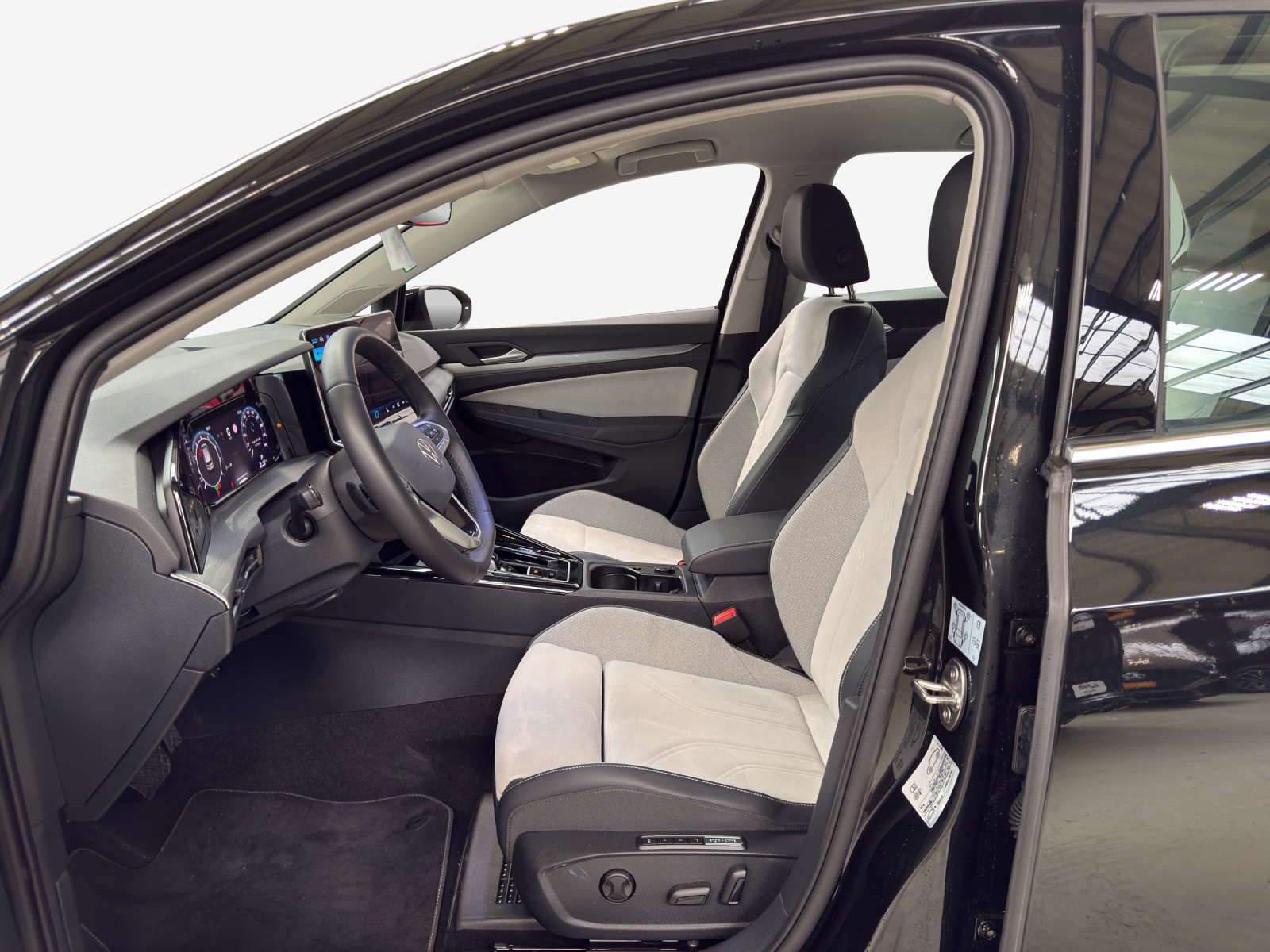 VW Golf 1.5 e TSI mHEV Style DSG-image-7
