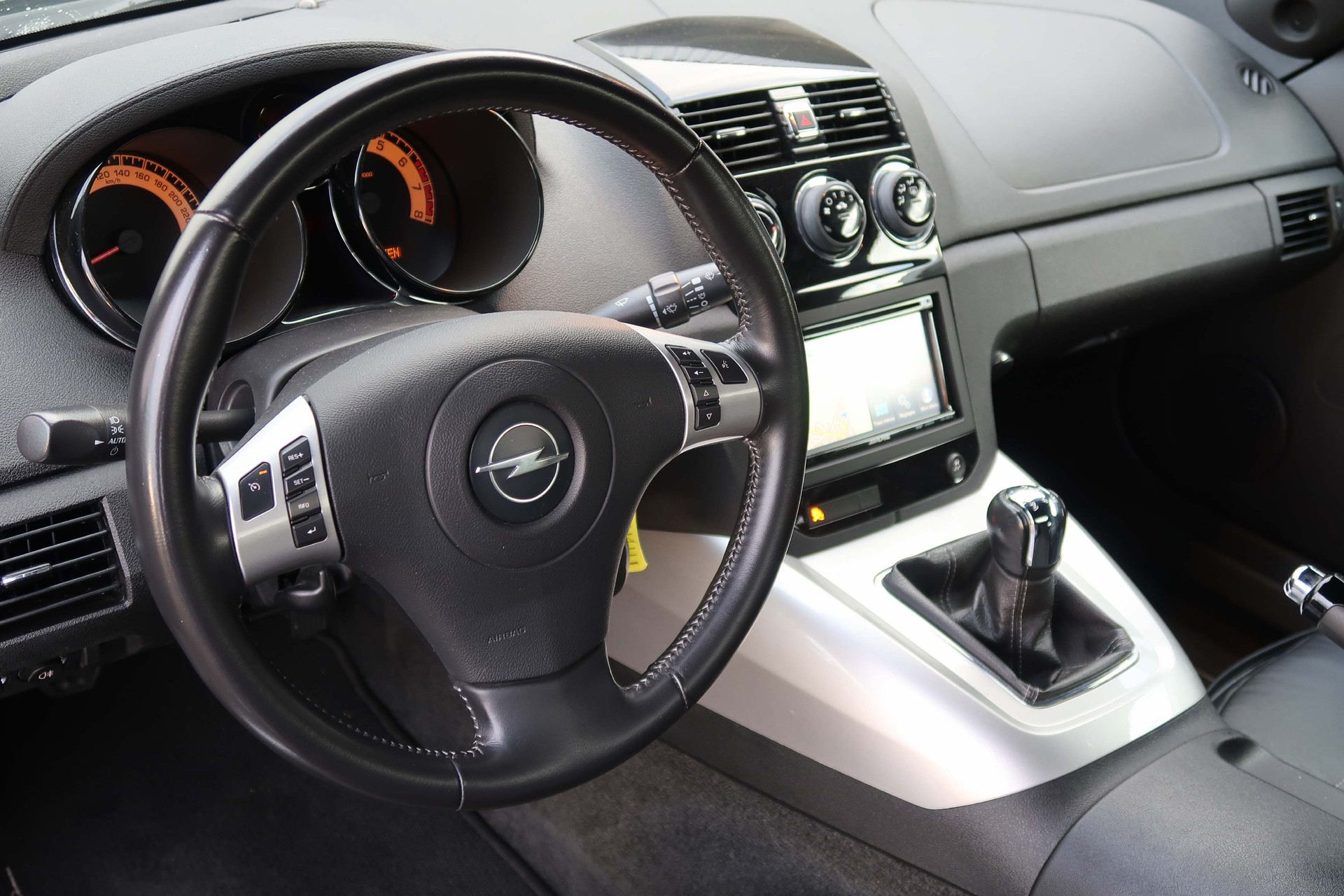 OPEL GT 2.0 Turbo-image-6