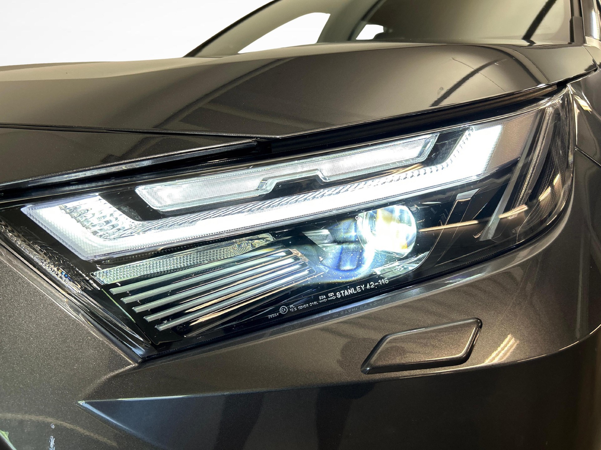 TOYOTA RAV4 2.5 Plug-In-Hybrid Premium-image-17