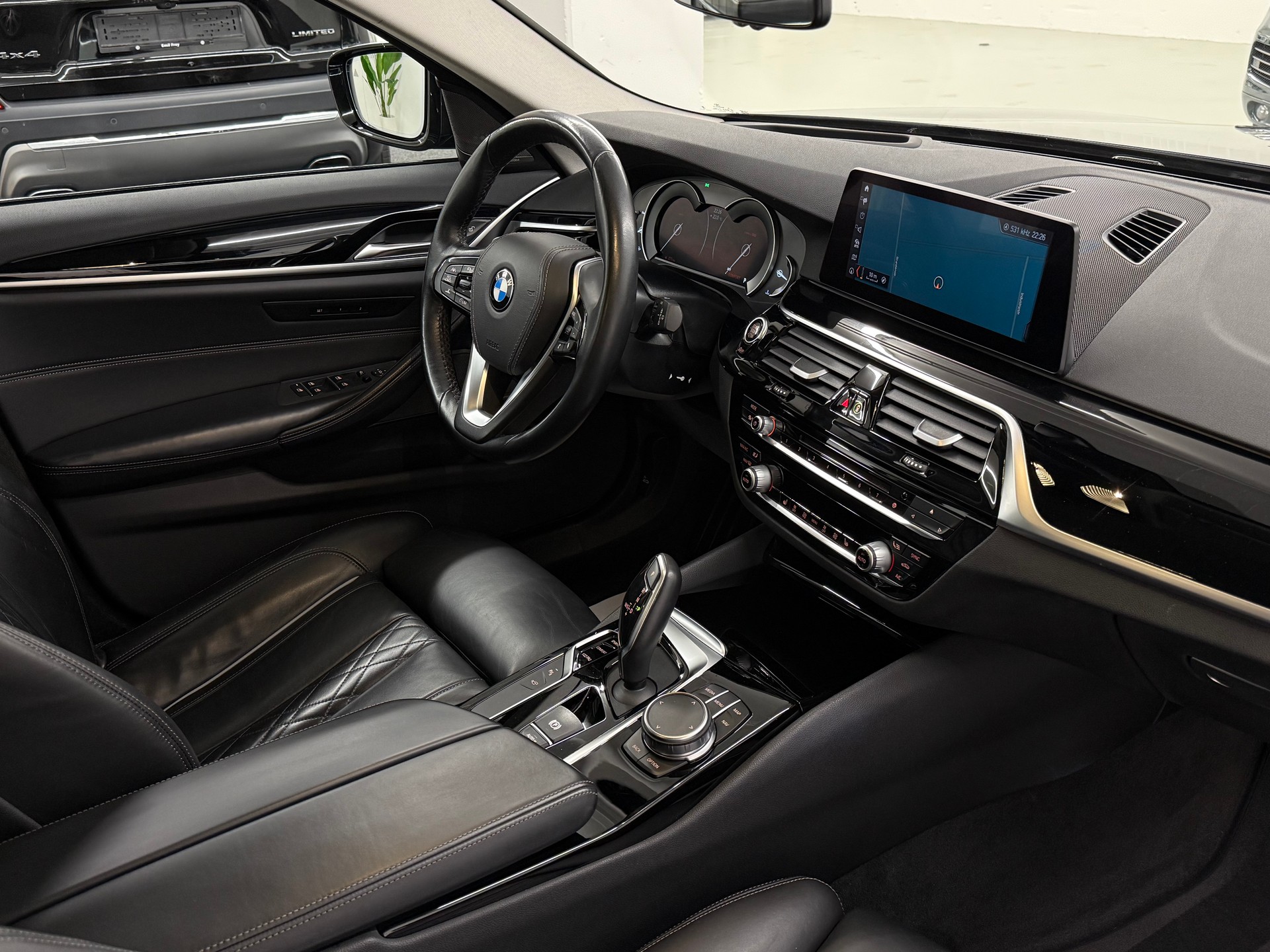 BMW 520d xDrive Touring Sport Line Steptronic-image-16