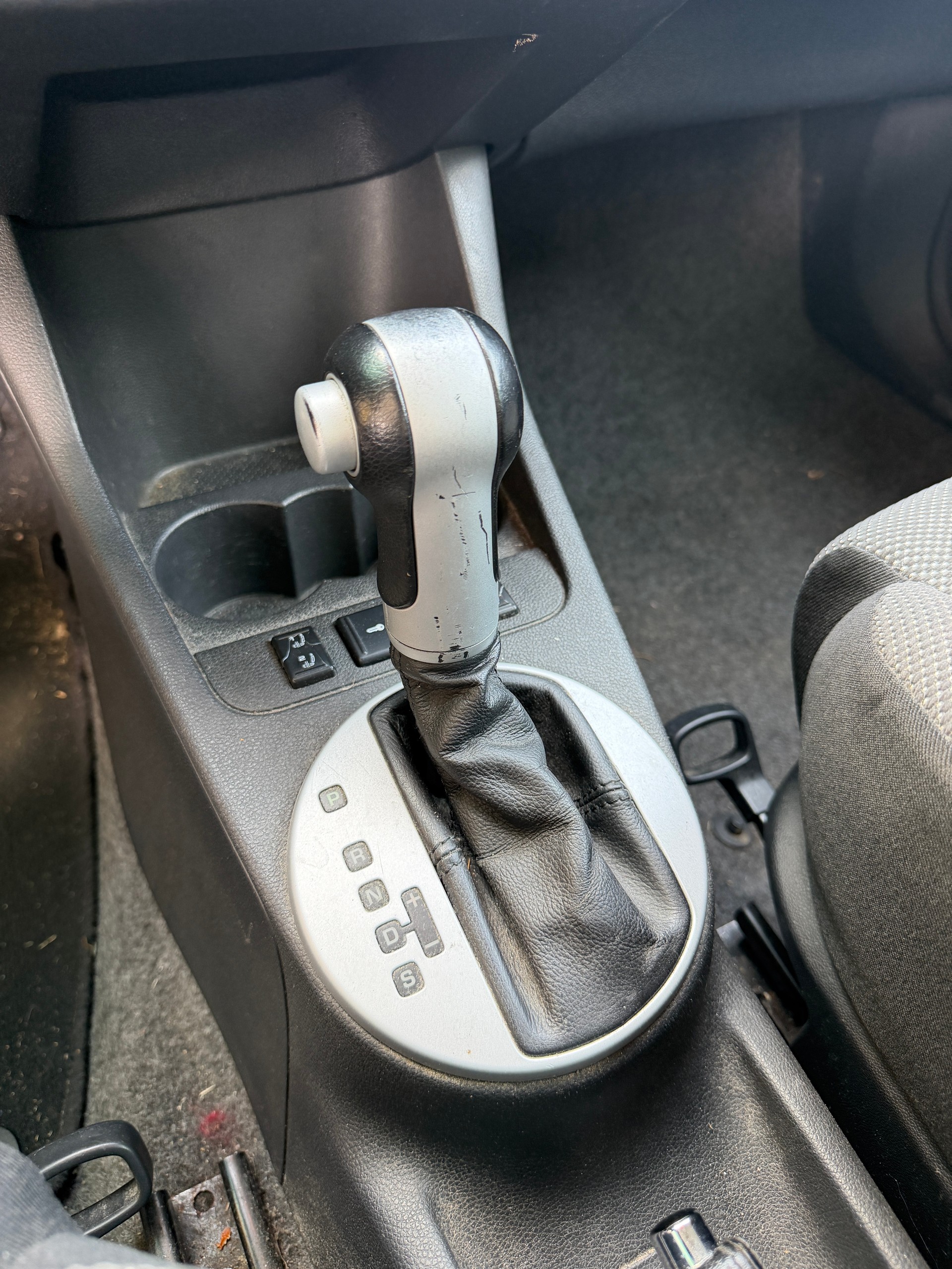 SKODA Roomster 1.6 Scout Automatic-image-11