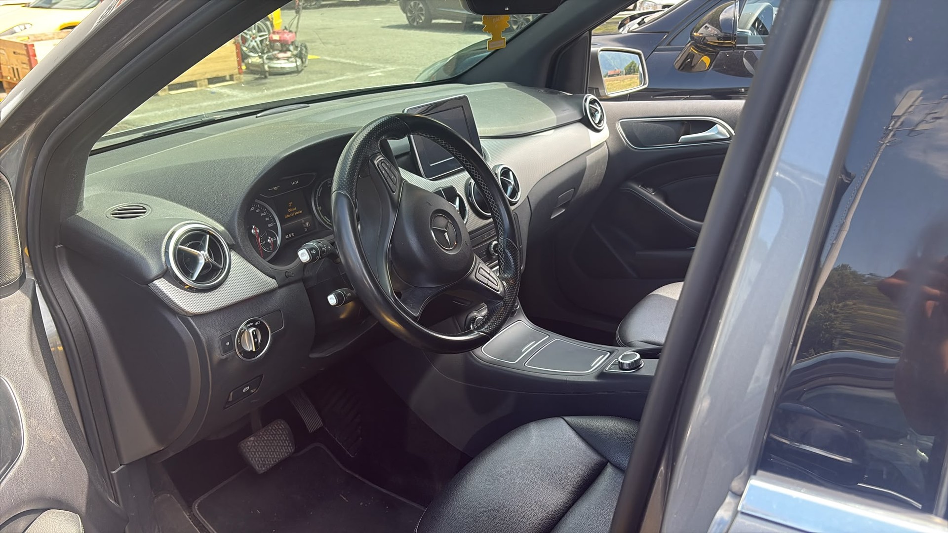 MERCEDES-BENZ B Electric Drive Urban-image-5