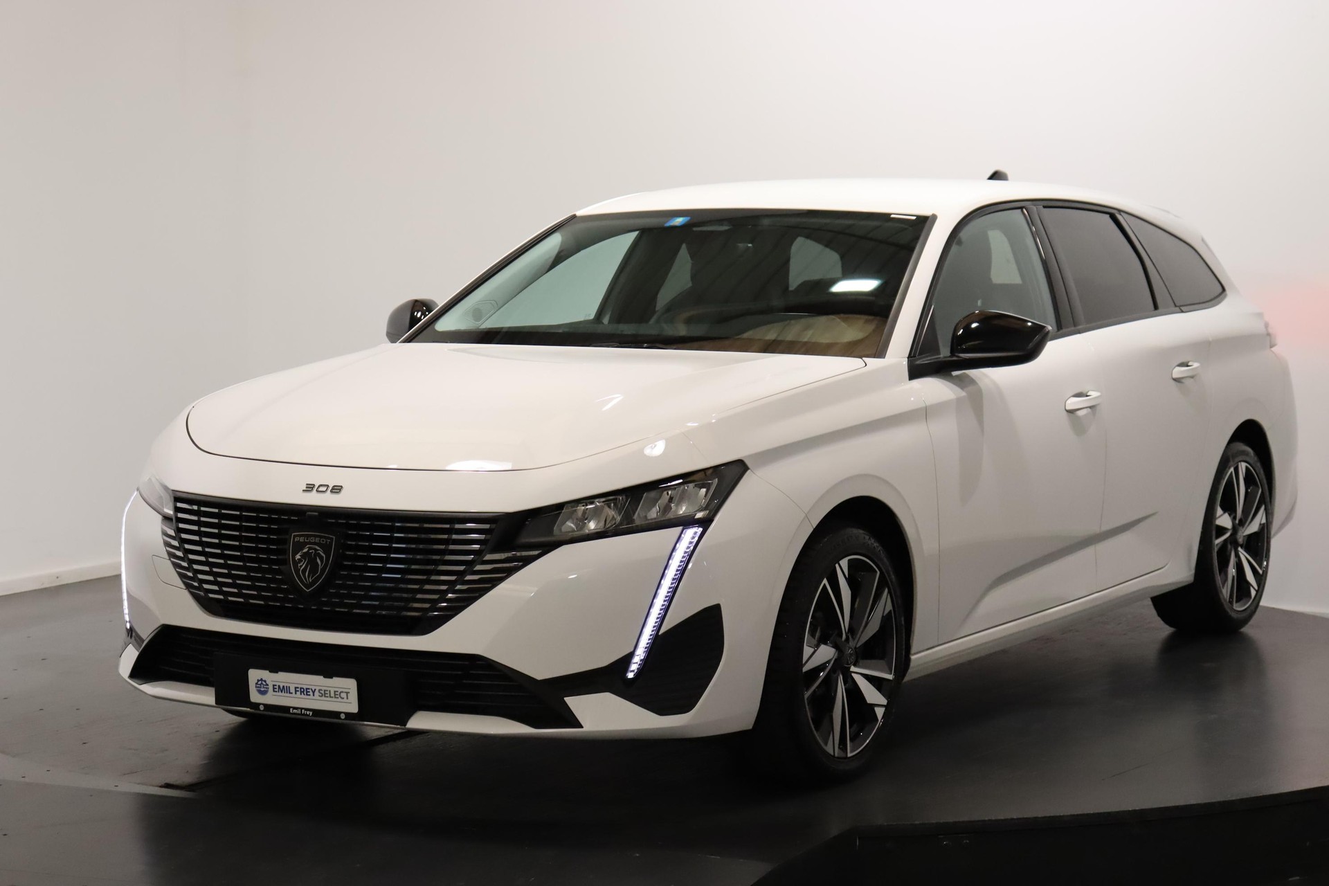 PEUGEOT 308 SW 1.2 PureTech Allure-image-0