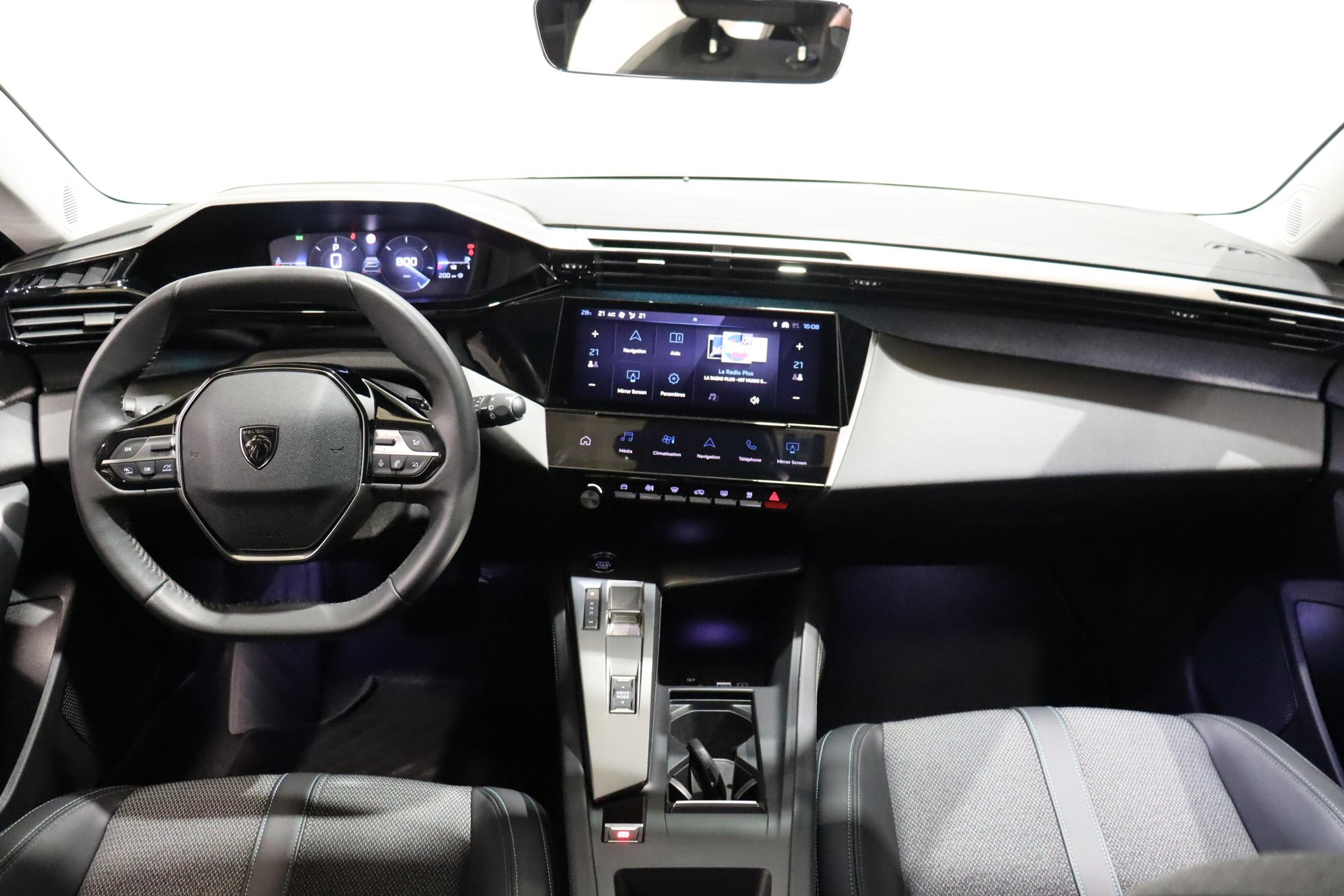 PEUGEOT 308 SW 1.2 PureTech Allure-image-7