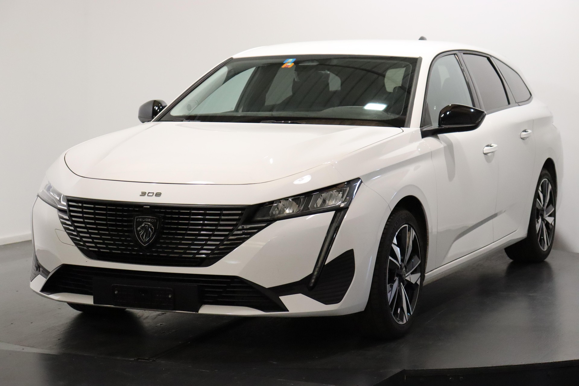 PEUGEOT 308 SW 1.2 PureTech Allure-image-0