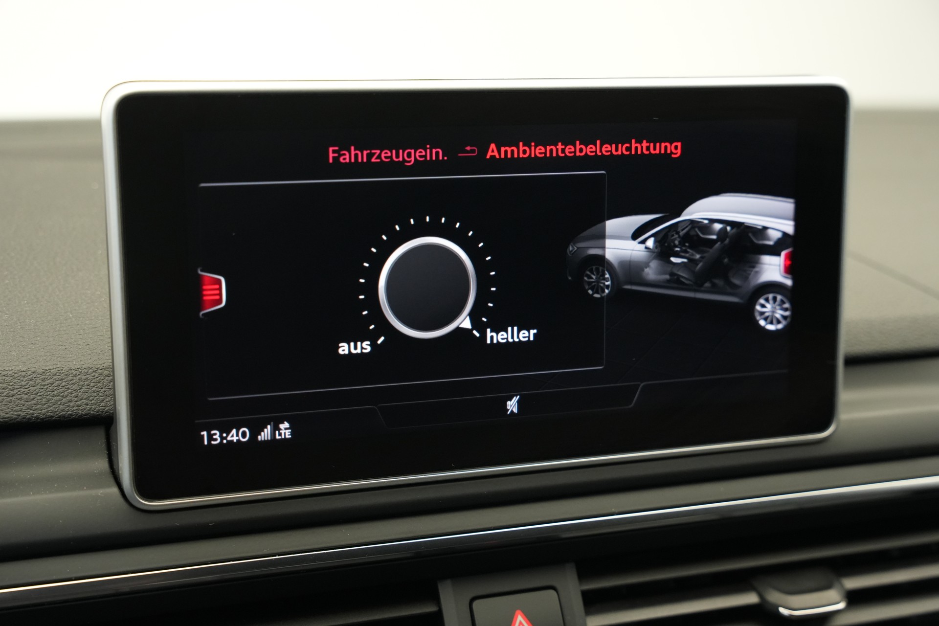 AUDI RS4 Avant 2.9 TFSI quattro tiptronic *CH-Fahrzeug* *Carbon* *Assistenzpaket*-image-33