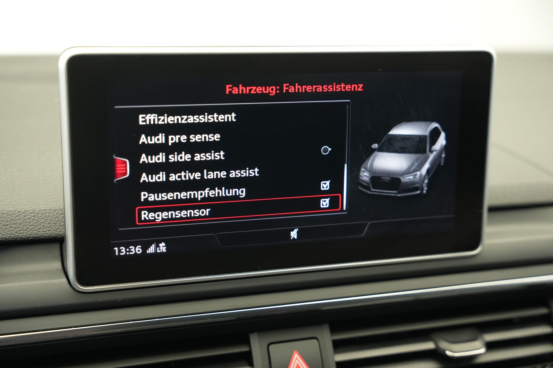 AUDI RS4 Avant 2.9 TFSI quattro tiptronic *CH-Fahrzeug* *Carbon* *Assistenzpaket*-image-31