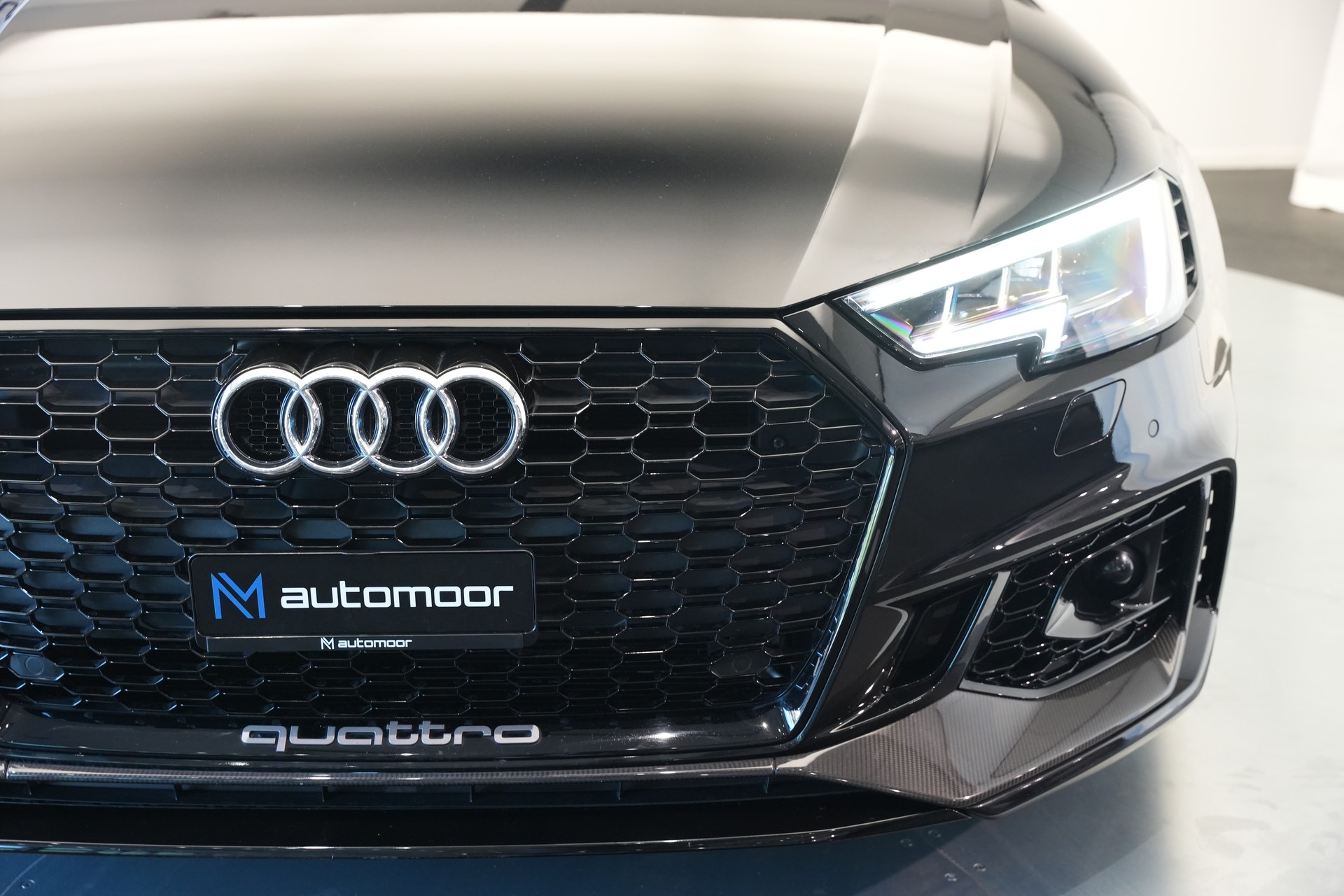 AUDI RS4 Avant 2.9 TFSI quattro tiptronic *CH-Fahrzeug* *Carbon* *Assistenzpaket*-image-47