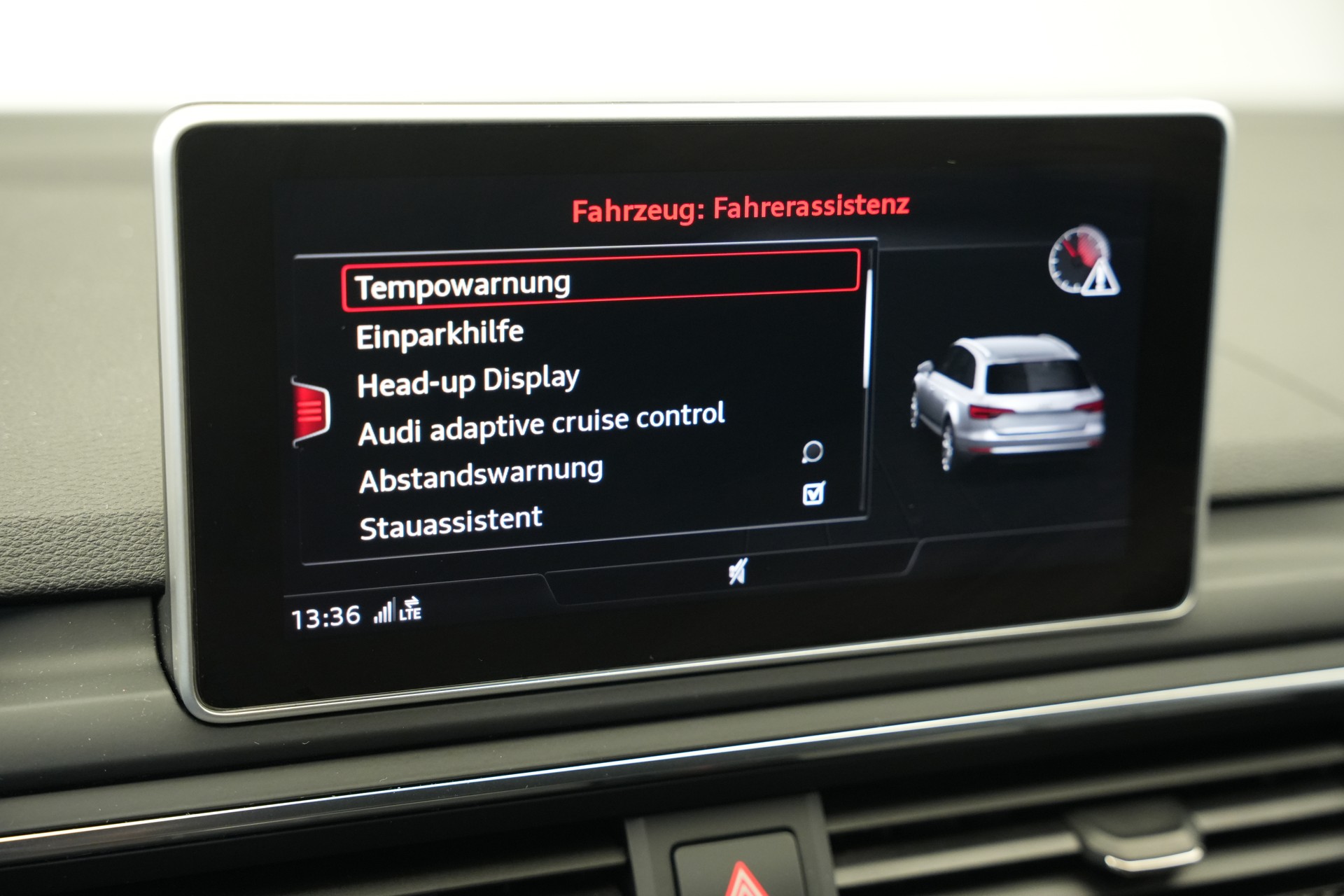 AUDI RS4 Avant 2.9 TFSI quattro tiptronic *CH-Fahrzeug* *Carbon* *Assistenzpaket*-image-30