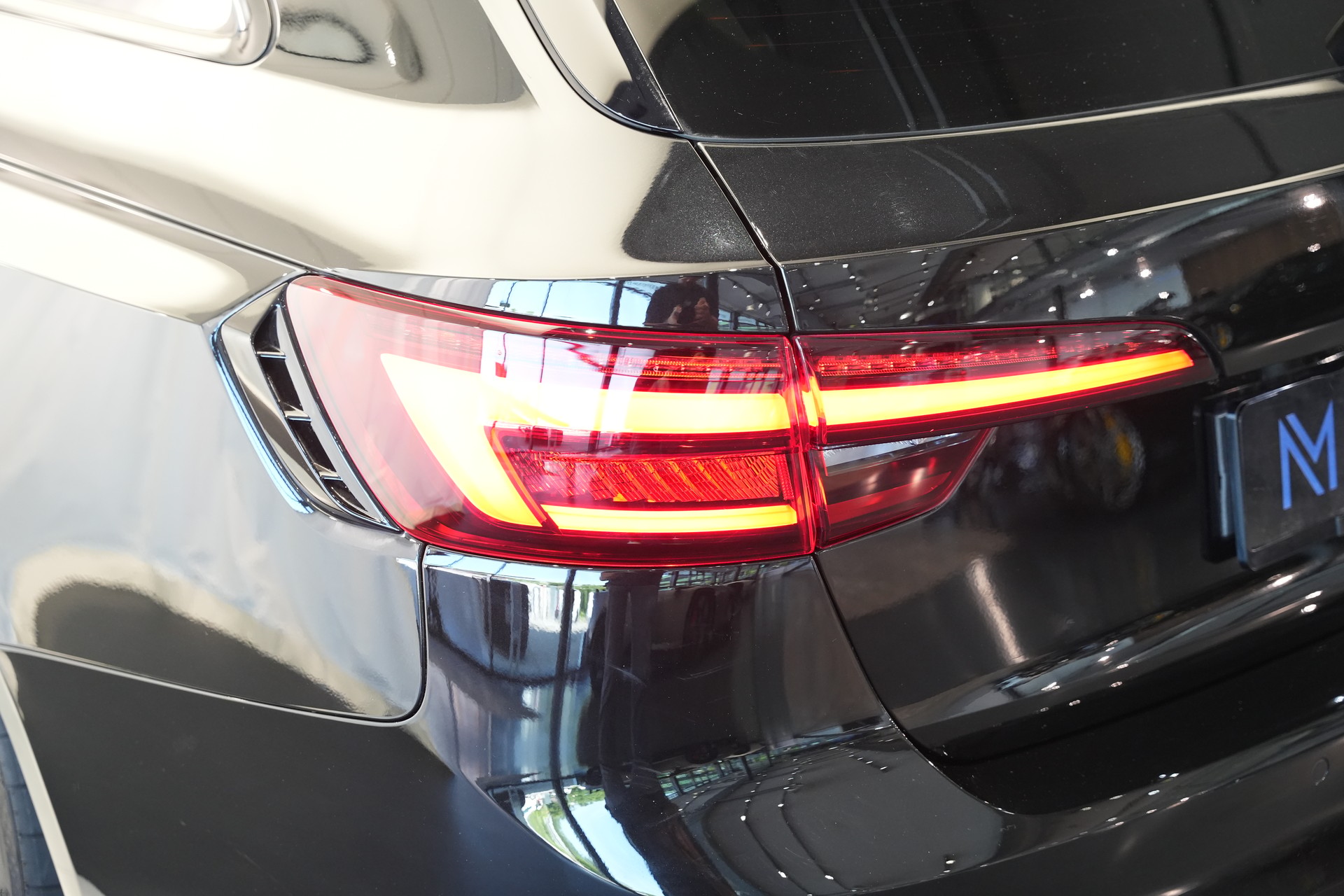 AUDI RS4 Avant 2.9 TFSI quattro tiptronic *CH-Fahrzeug* *Carbon* *Assistenzpaket*-image-38