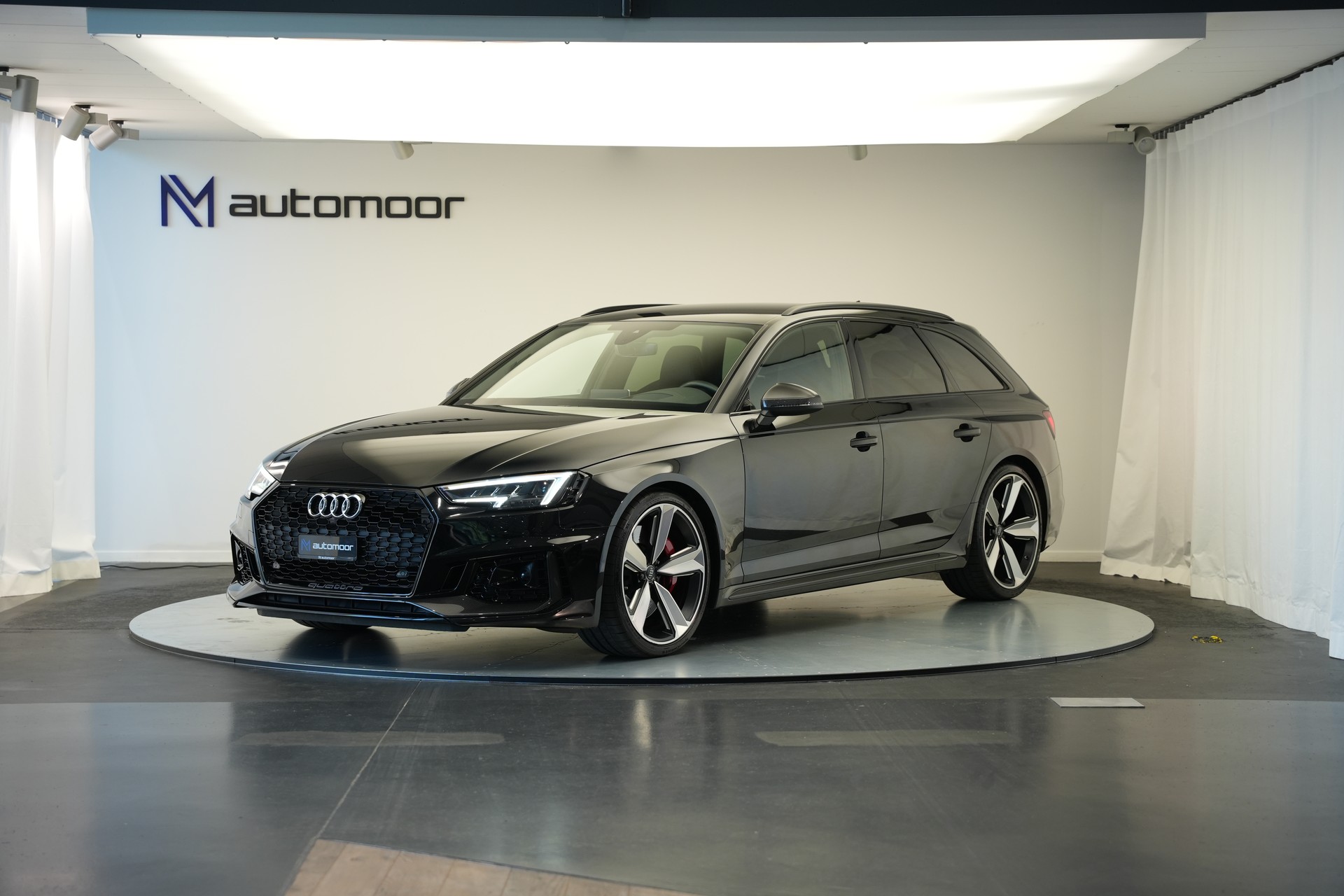 AUDI RS4 Avant 2.9 TFSI quattro tiptronic *CH-Fahrzeug* *Carbon* *Assistenzpaket*