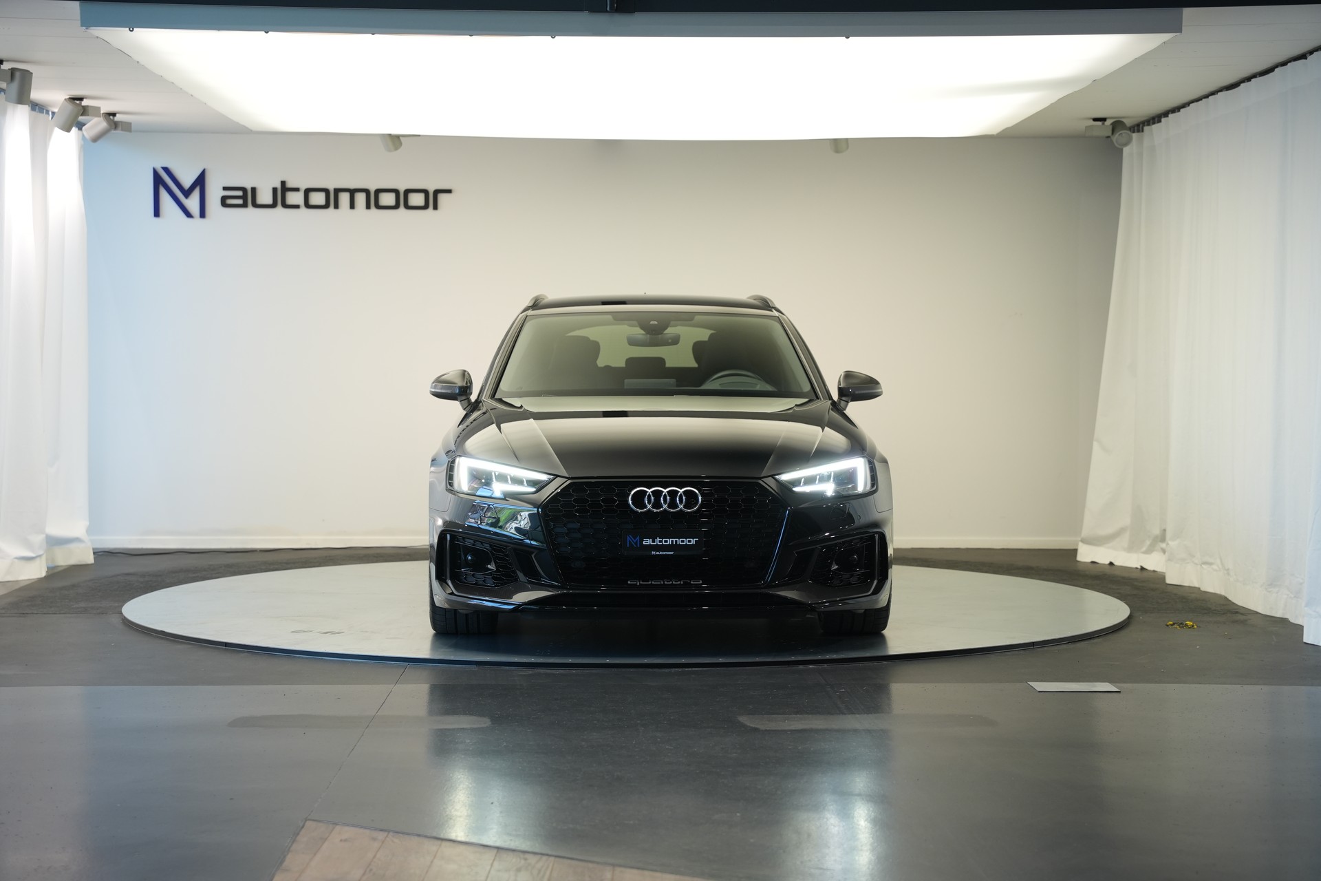 AUDI RS4 Avant 2.9 TFSI quattro tiptronic *CH-Fahrzeug* *Carbon* *Assistenzpaket*-showroom-element-1