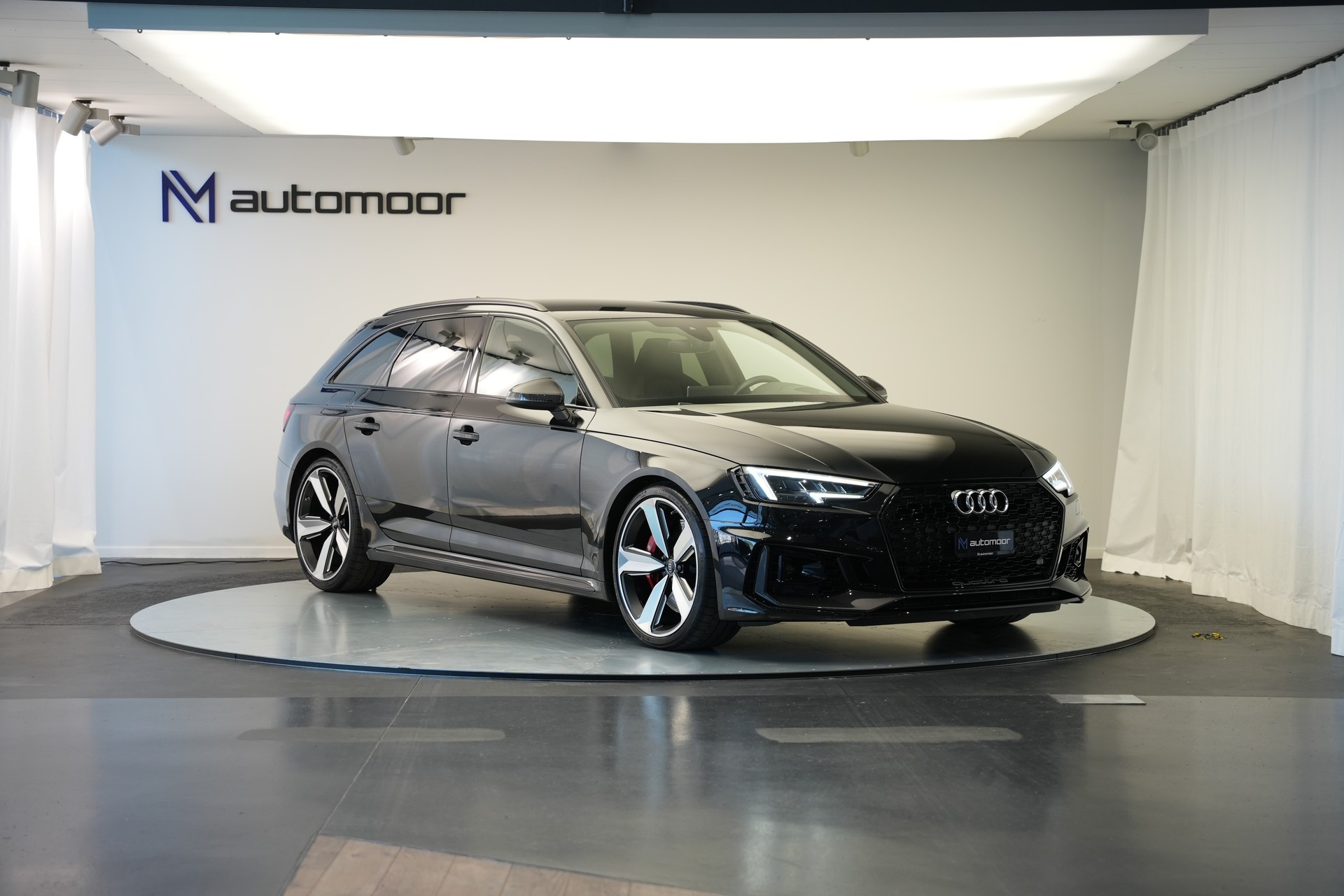 AUDI RS4 Avant 2.9 TFSI quattro tiptronic *CH-Fahrzeug* *Carbon* *Assistenzpaket*-showroom-element-2