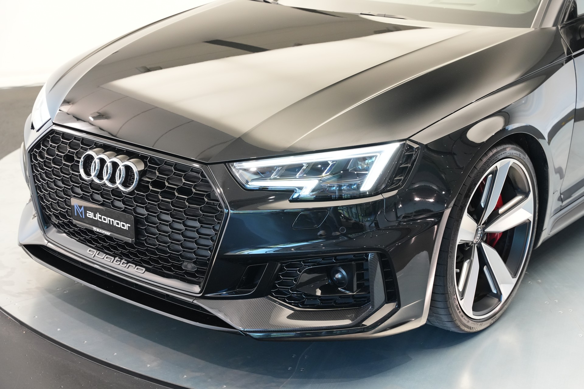 AUDI RS4 Avant 2.9 TFSI quattro tiptronic *CH-Fahrzeug* *Carbon* *Assistenzpaket*-image-43