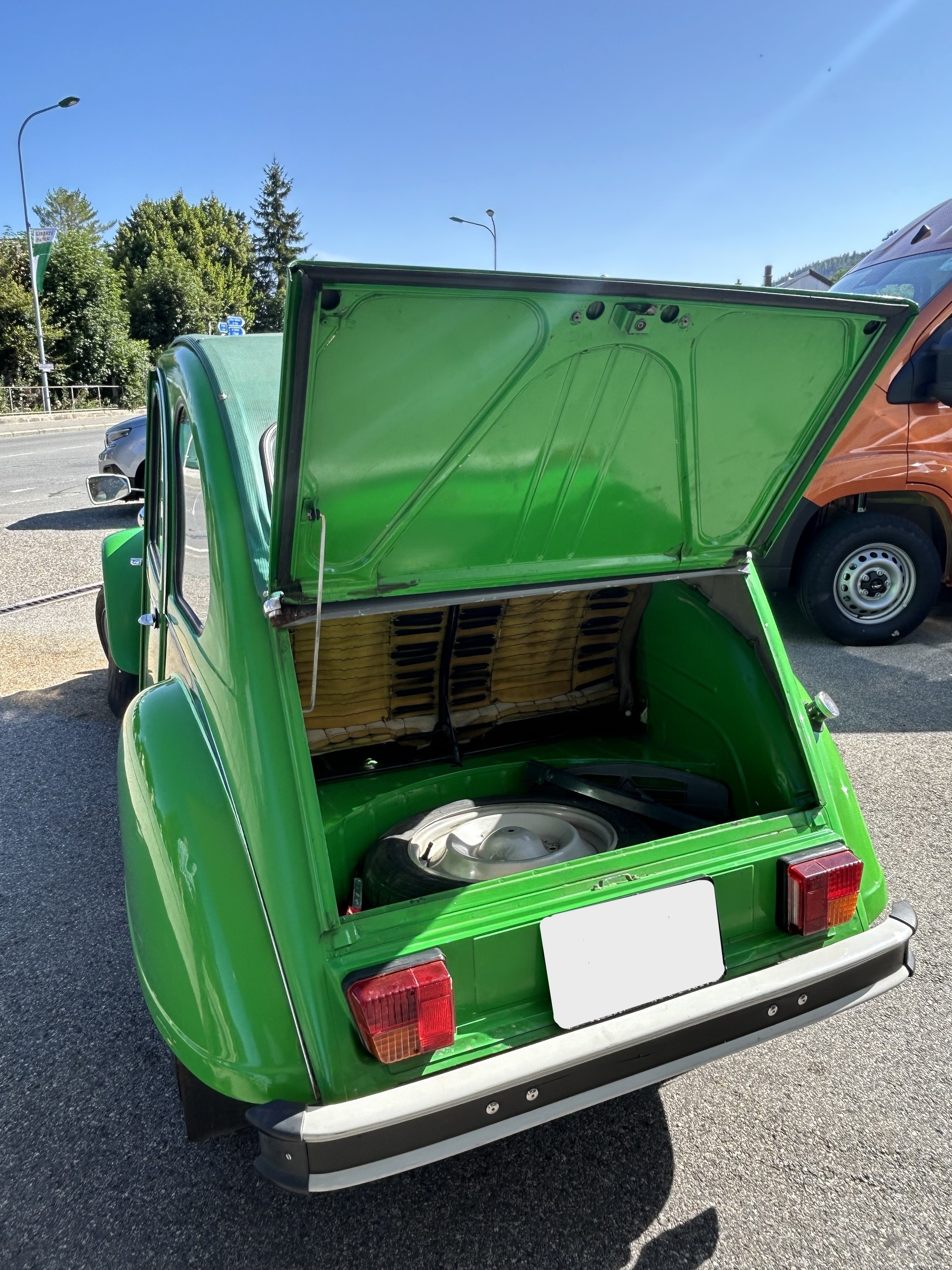 CITROEN 2CV6 Spécial (Club)-image-9