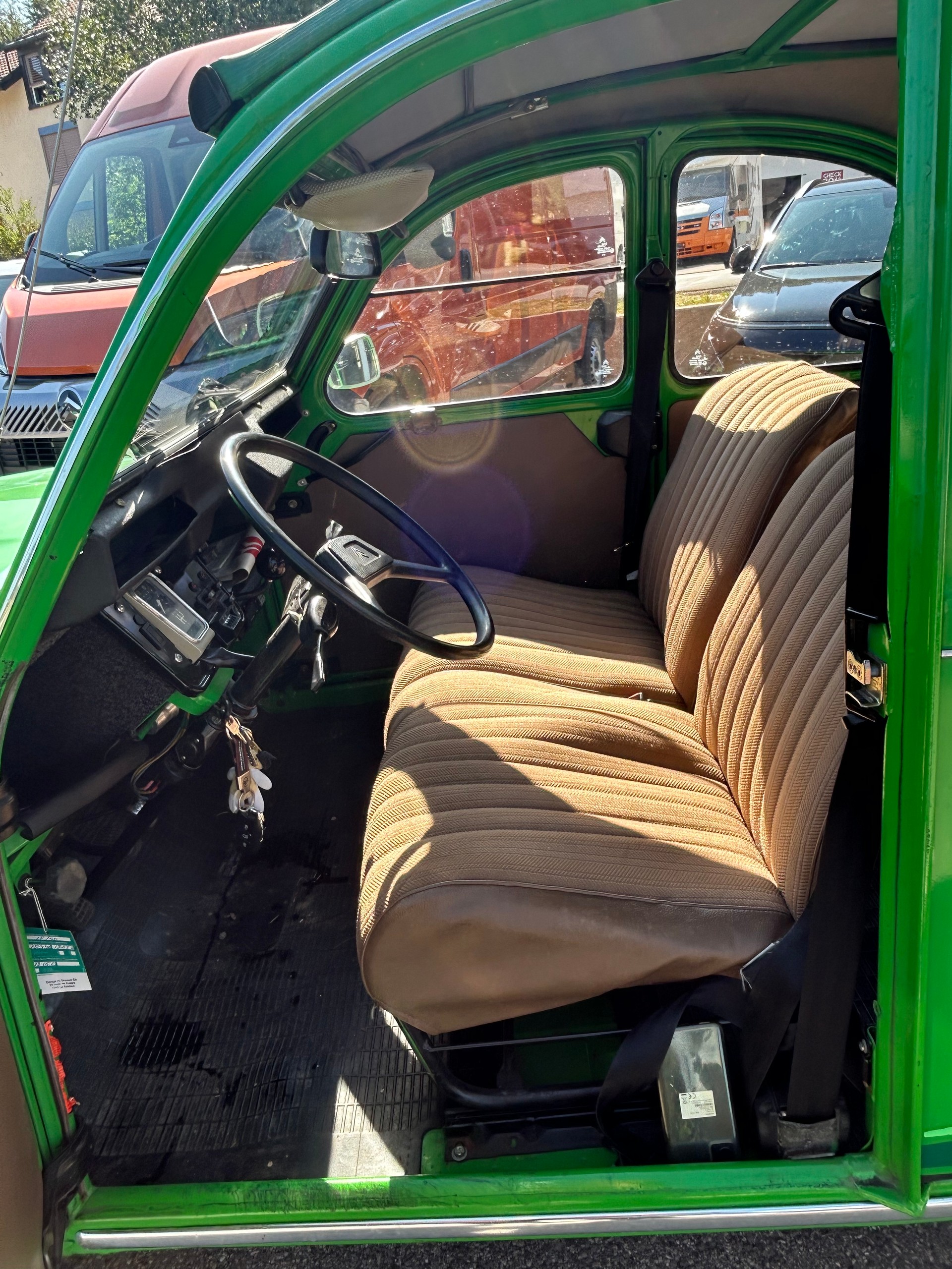 CITROEN 2CV6 Spécial (Club)-image-11