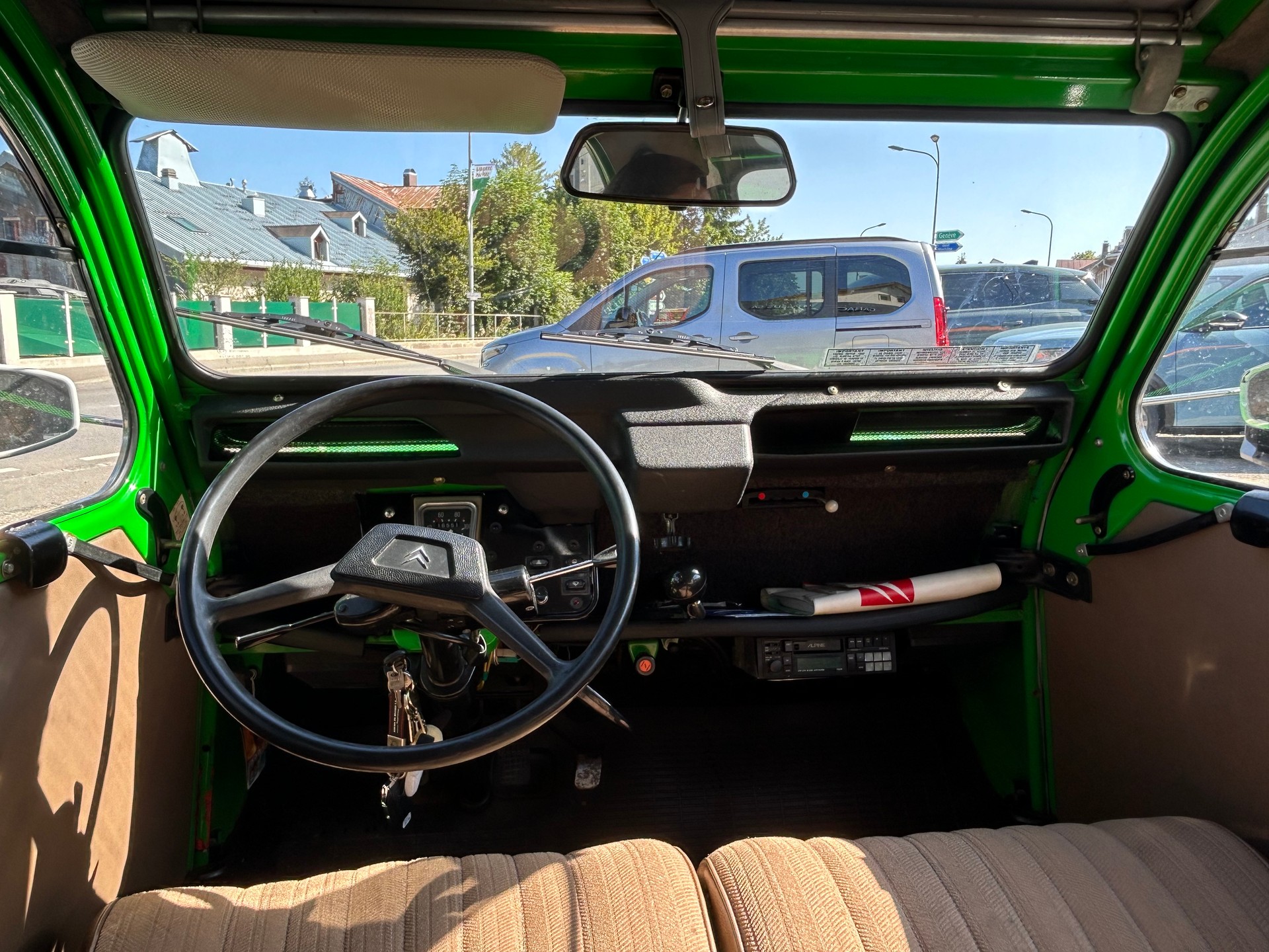 CITROEN 2CV6 Spécial (Club)-image-10