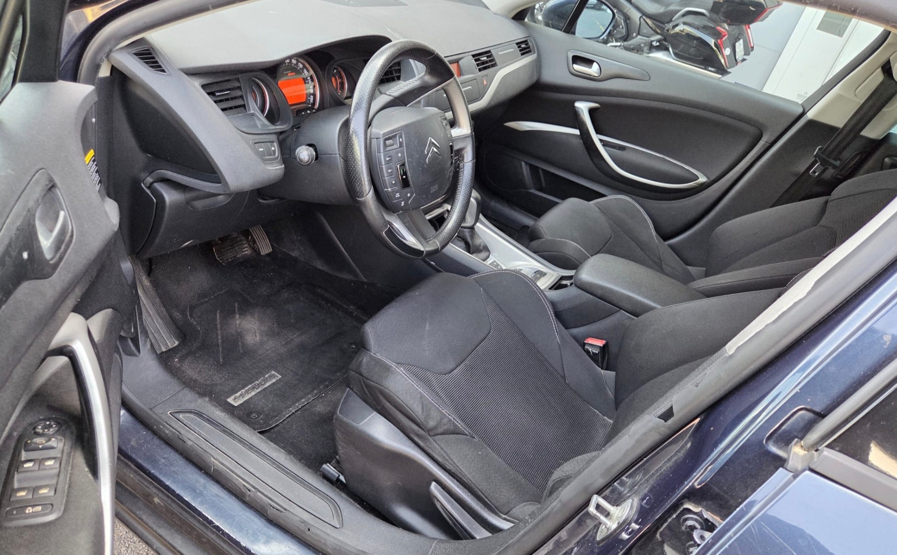CITROEN C5 Tourer 2.0 HDi Dynamique+ Automatic-image-9