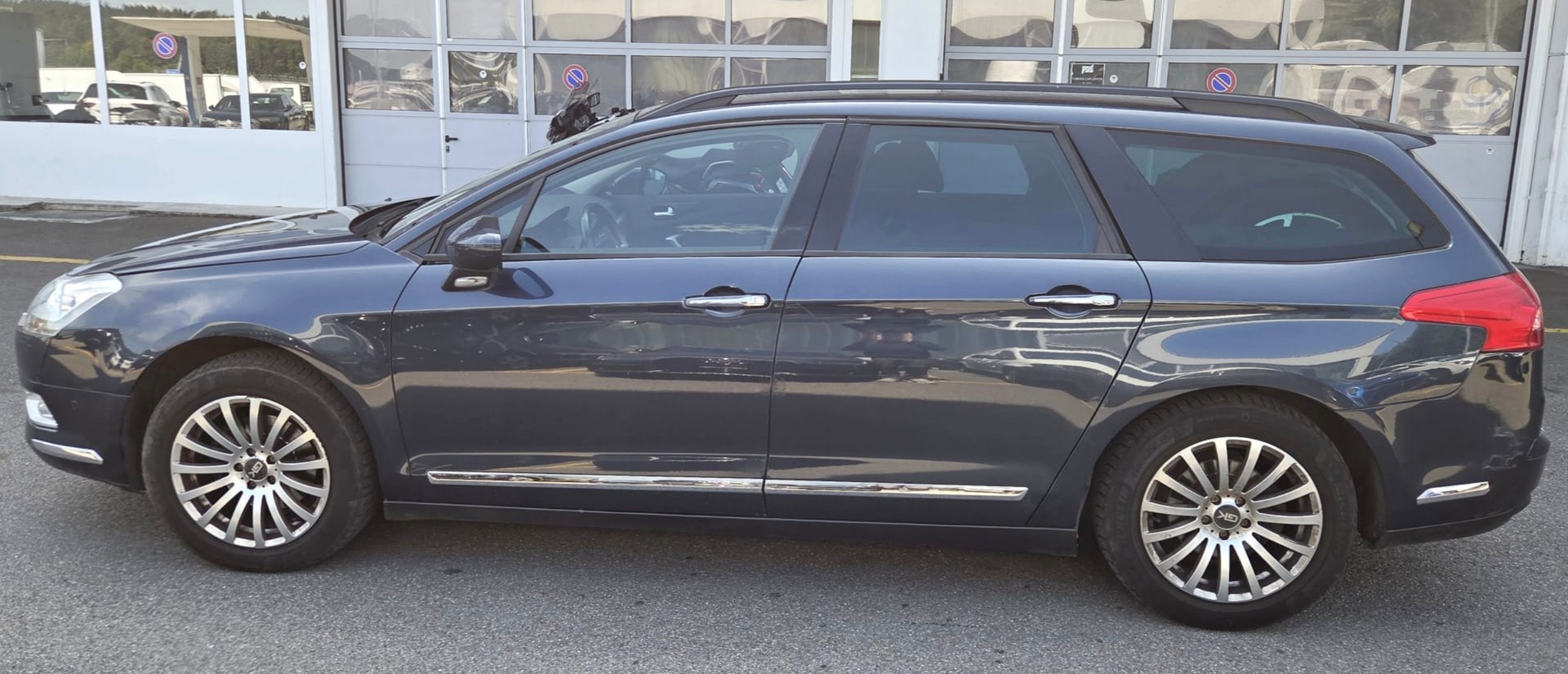 CITROEN C5 Tourer 2.0 HDi Dynamique+ Automatic-image-5