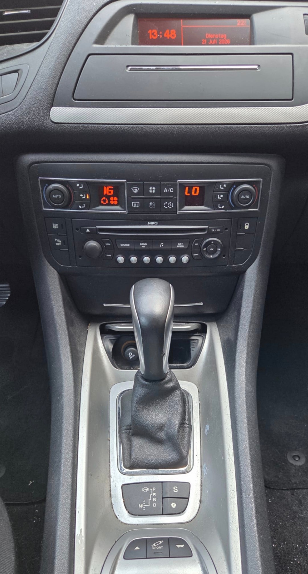 CITROEN C5 Tourer 2.0 HDi Dynamique+ Automatic-image-8