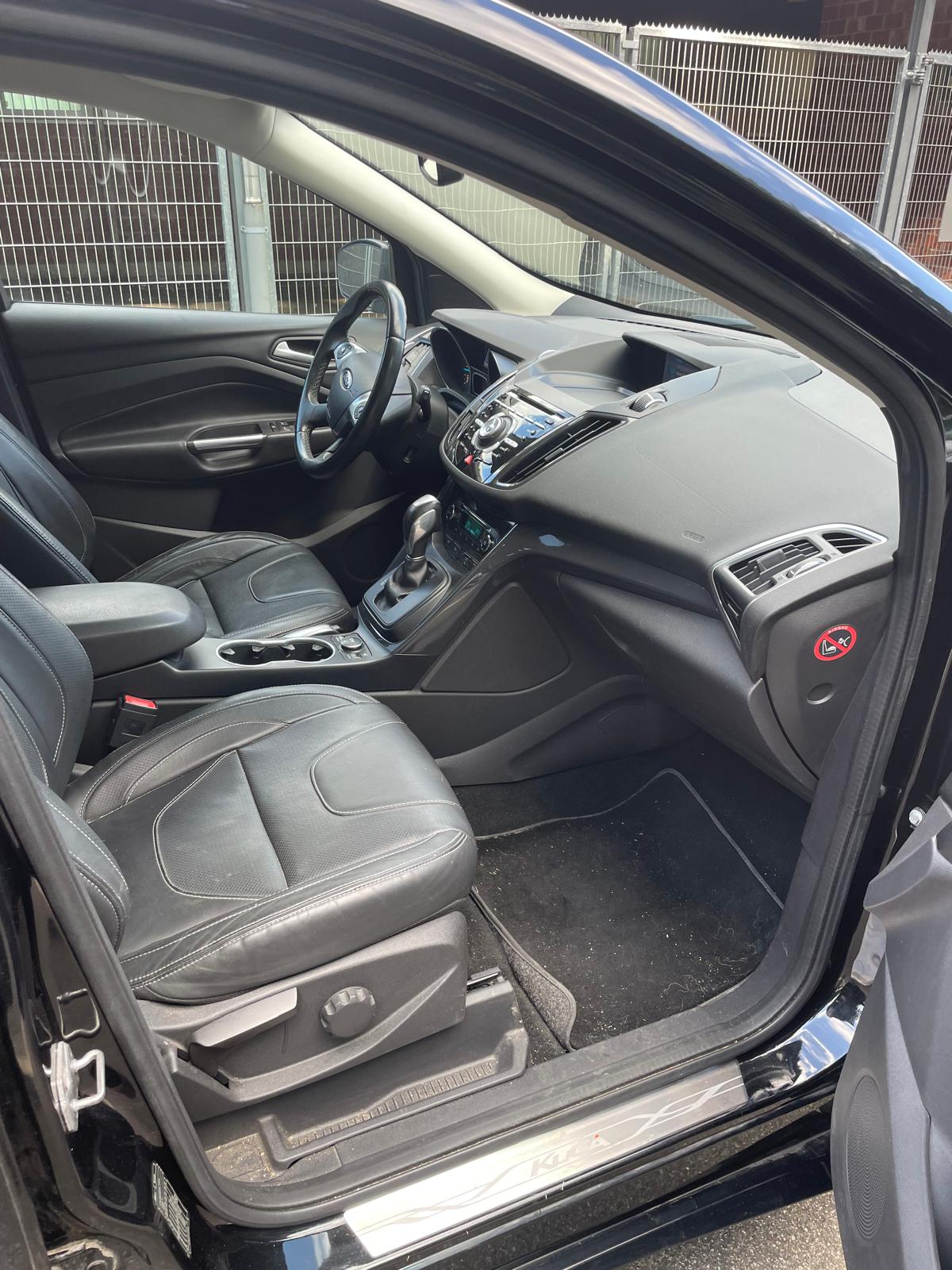 FORD Kuga 2.0 TDCi Carving 4WD PowerShift-image-8