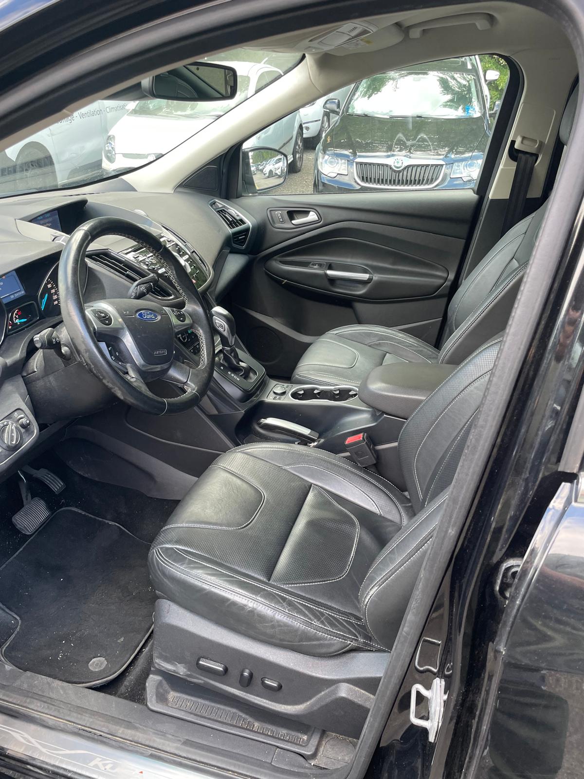 FORD Kuga 2.0 TDCi Carving 4WD PowerShift-image-12