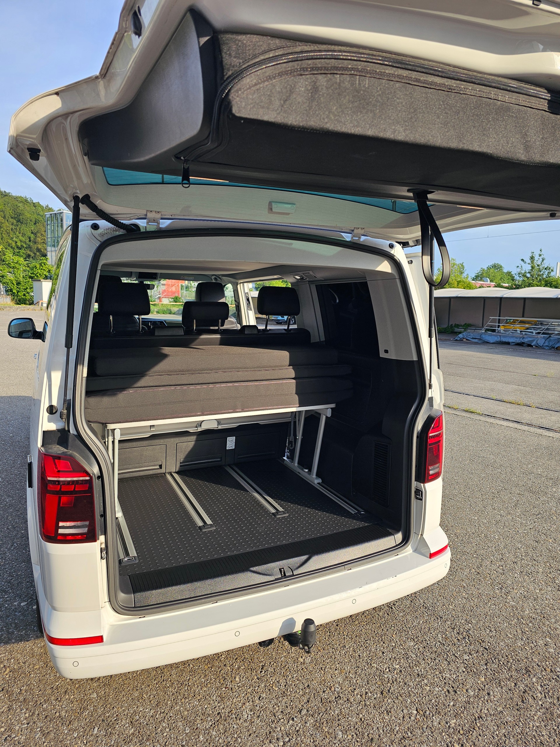 VW CALIFORNIA-image-5