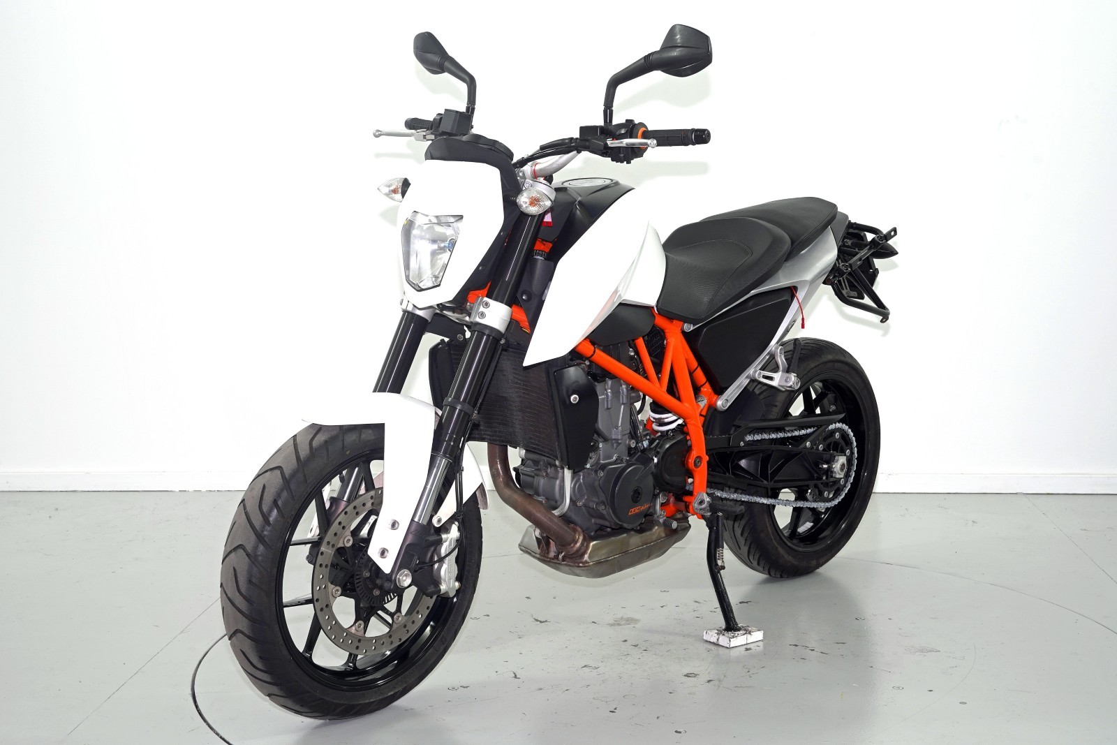 KTM Duke 690 ABS-showroom-element-2