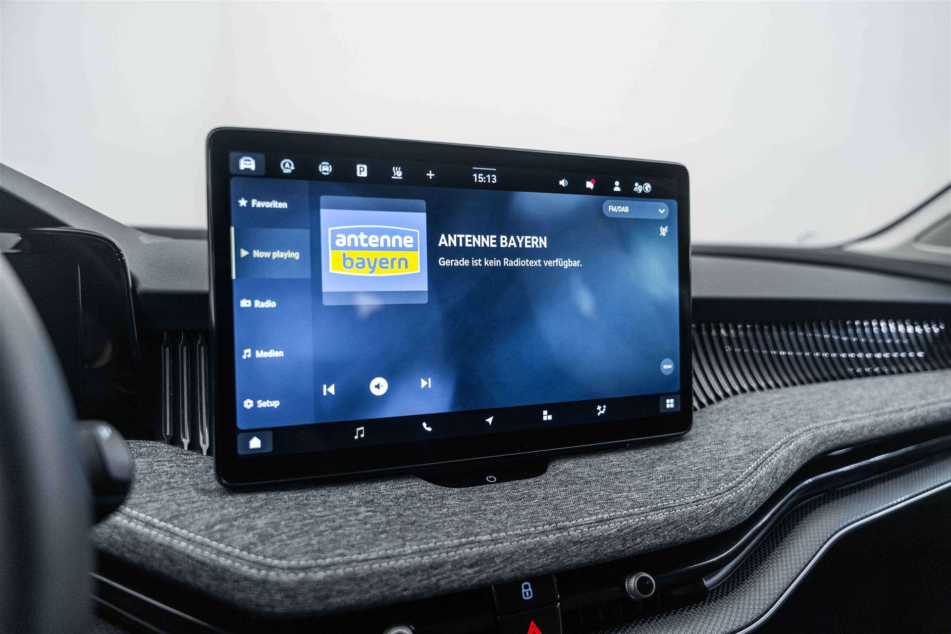 SKODA Superb Combi 2.0 TSI Selection NEW MODELL-image-19