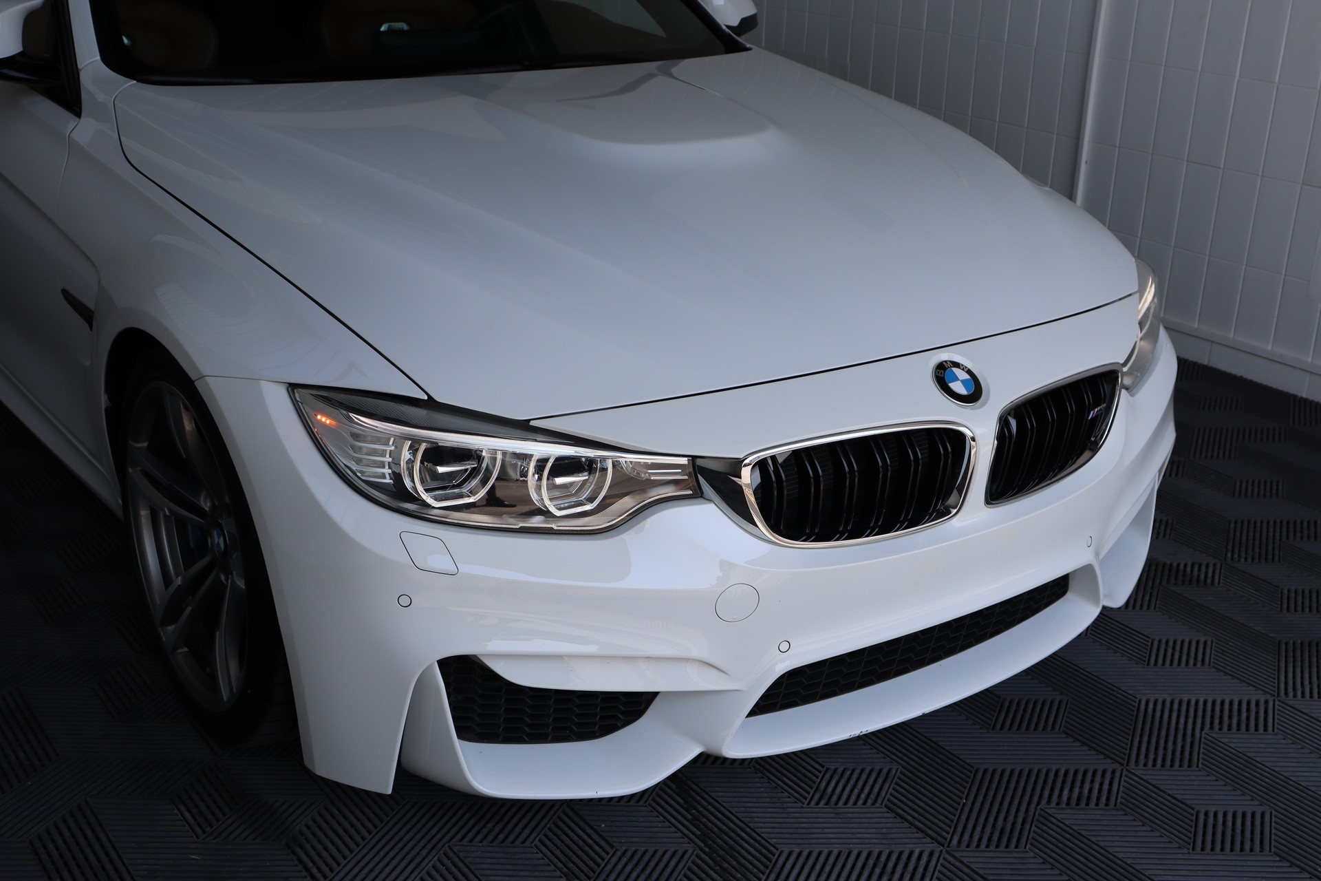 BMW M3-image-2