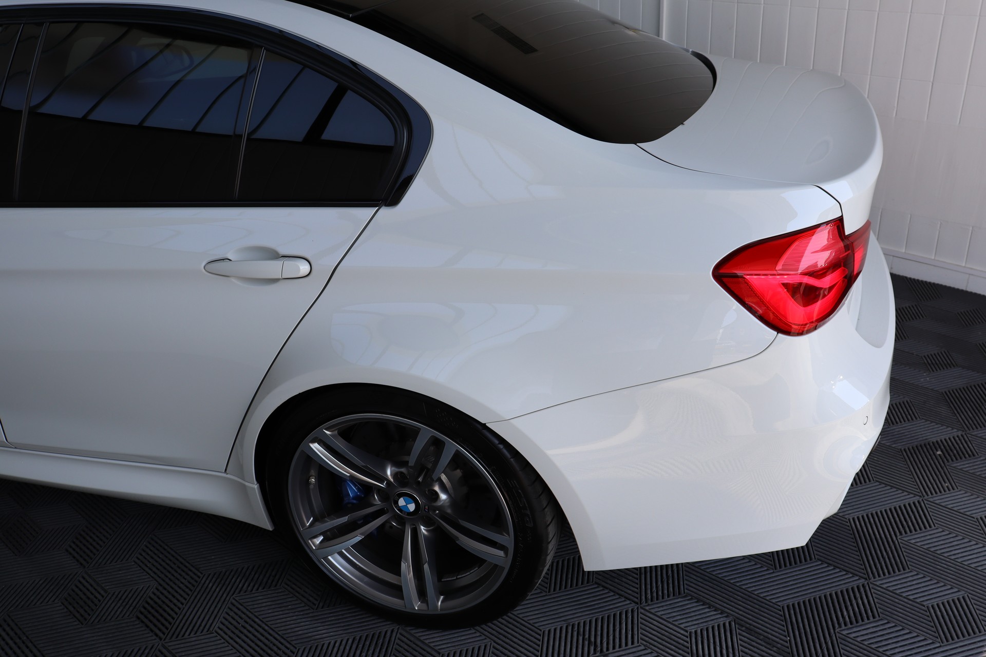 BMW M3-image-9