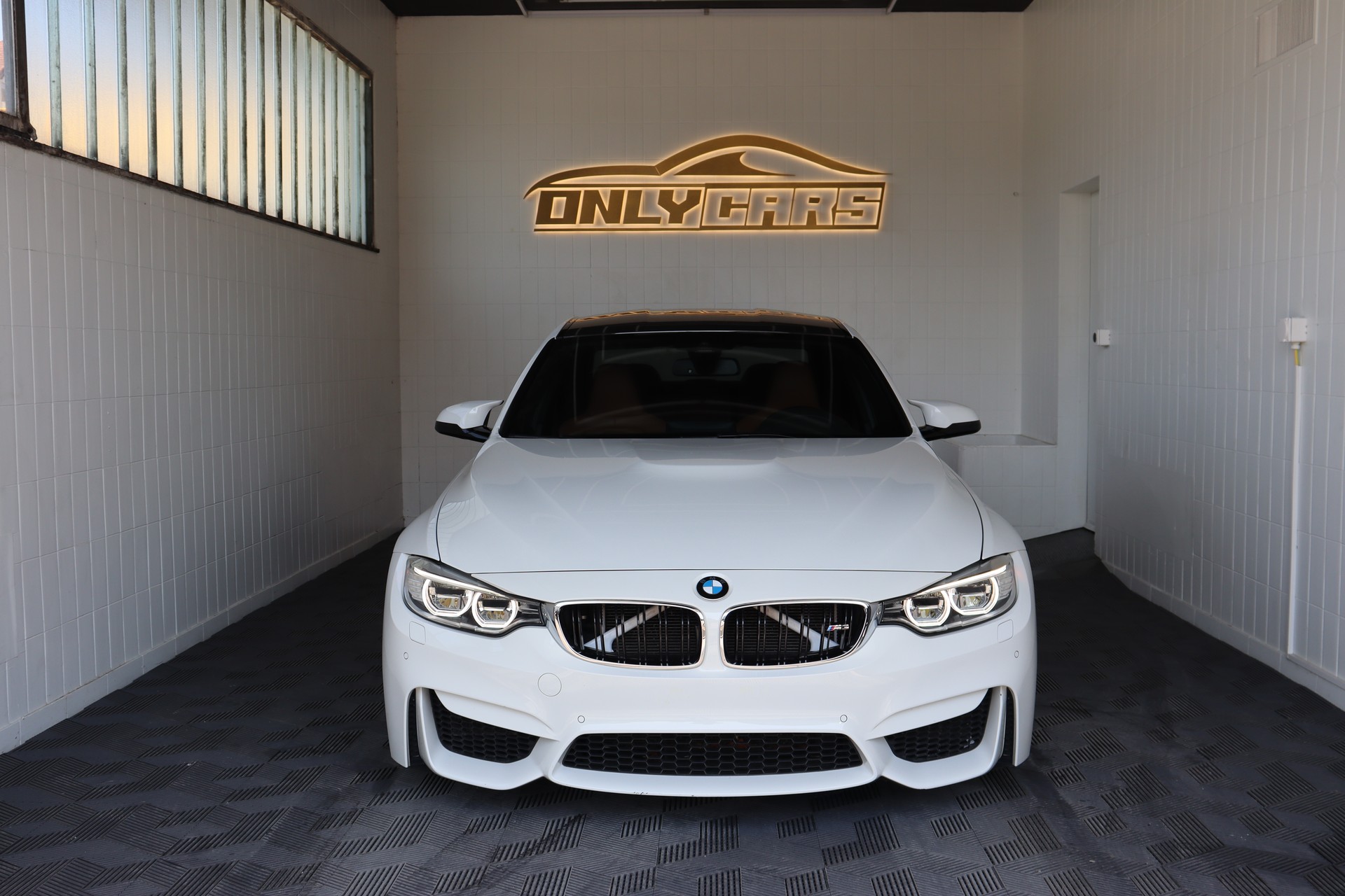 BMW M3-image-3