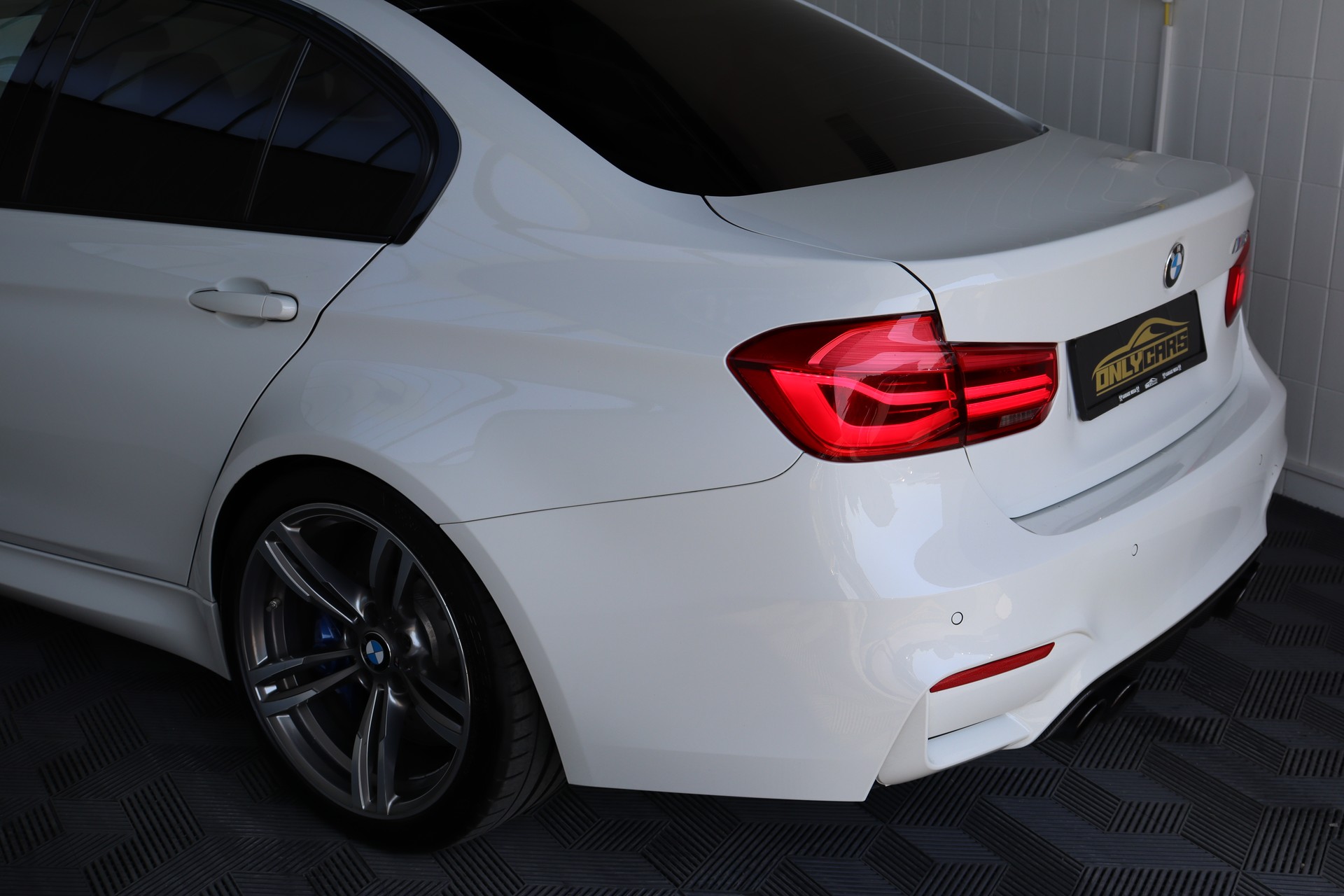 BMW M3-image-11