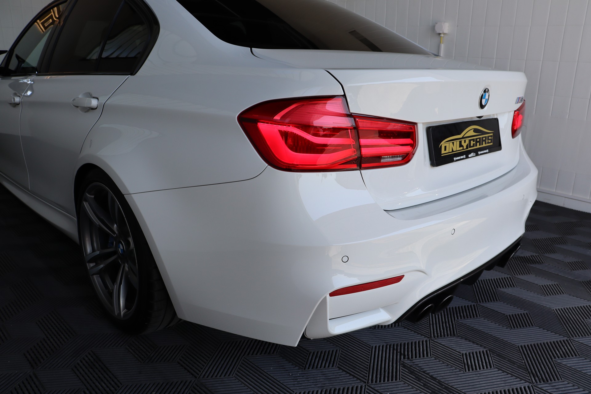 BMW M3-image-13