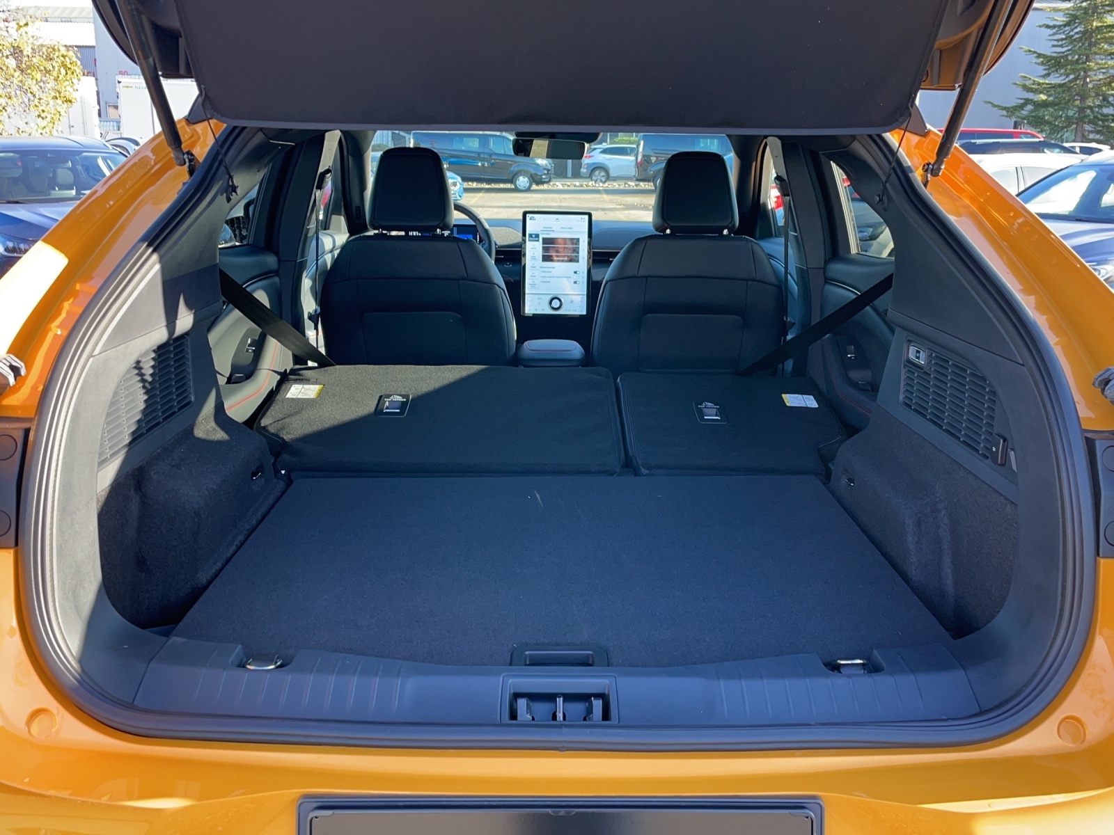 FORD Mustang Mach-E Extended AWD 99 kWh-image-12