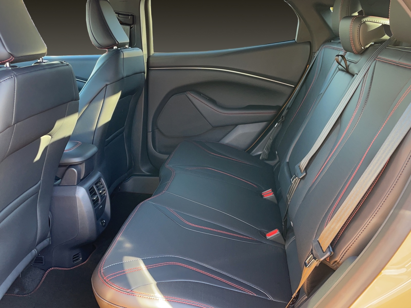 FORD Mustang Mach-E Extended AWD 99 kWh-image-10