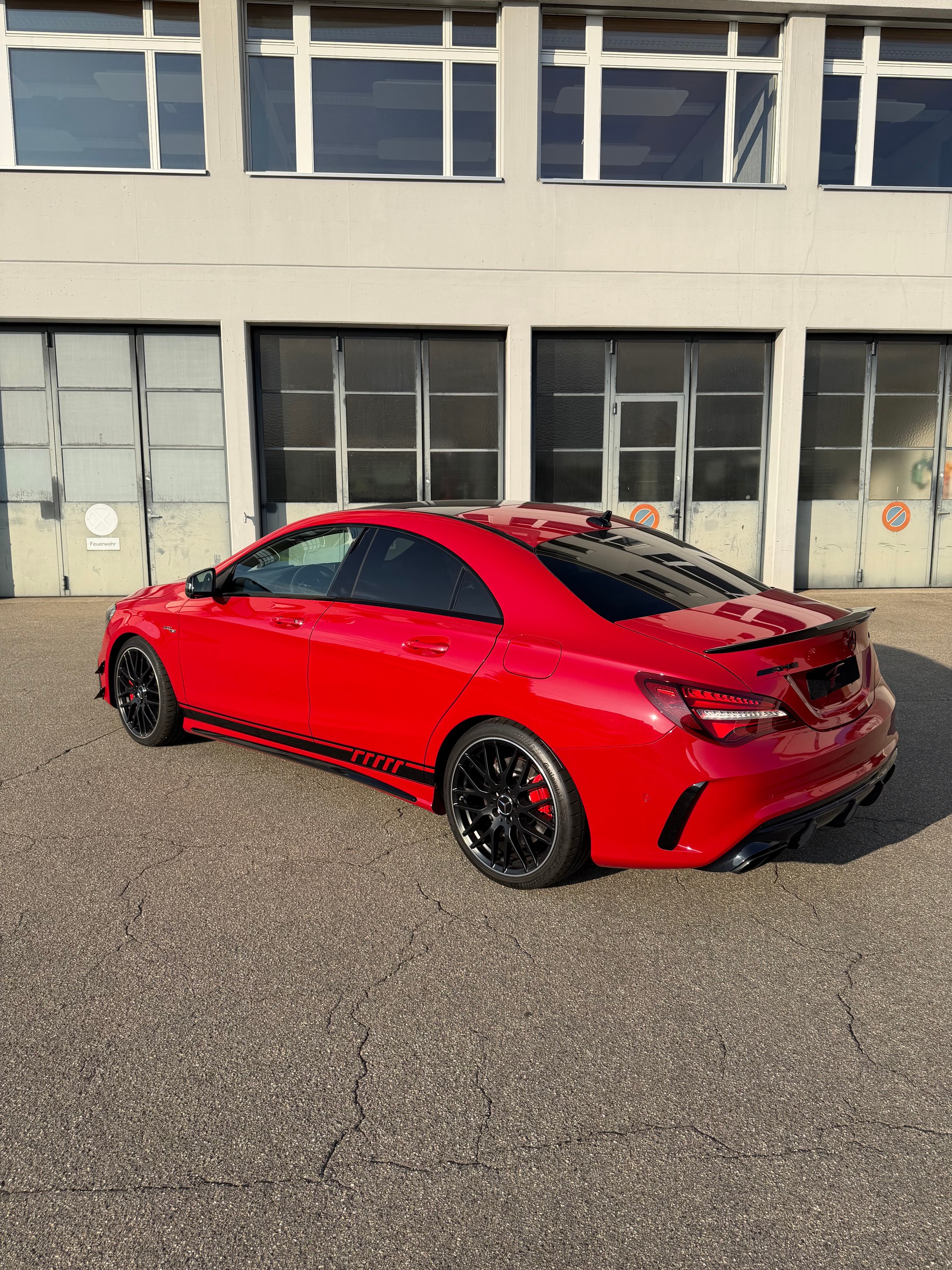MERCEDES-BENZ CLA 45 AMG 4m-image-1