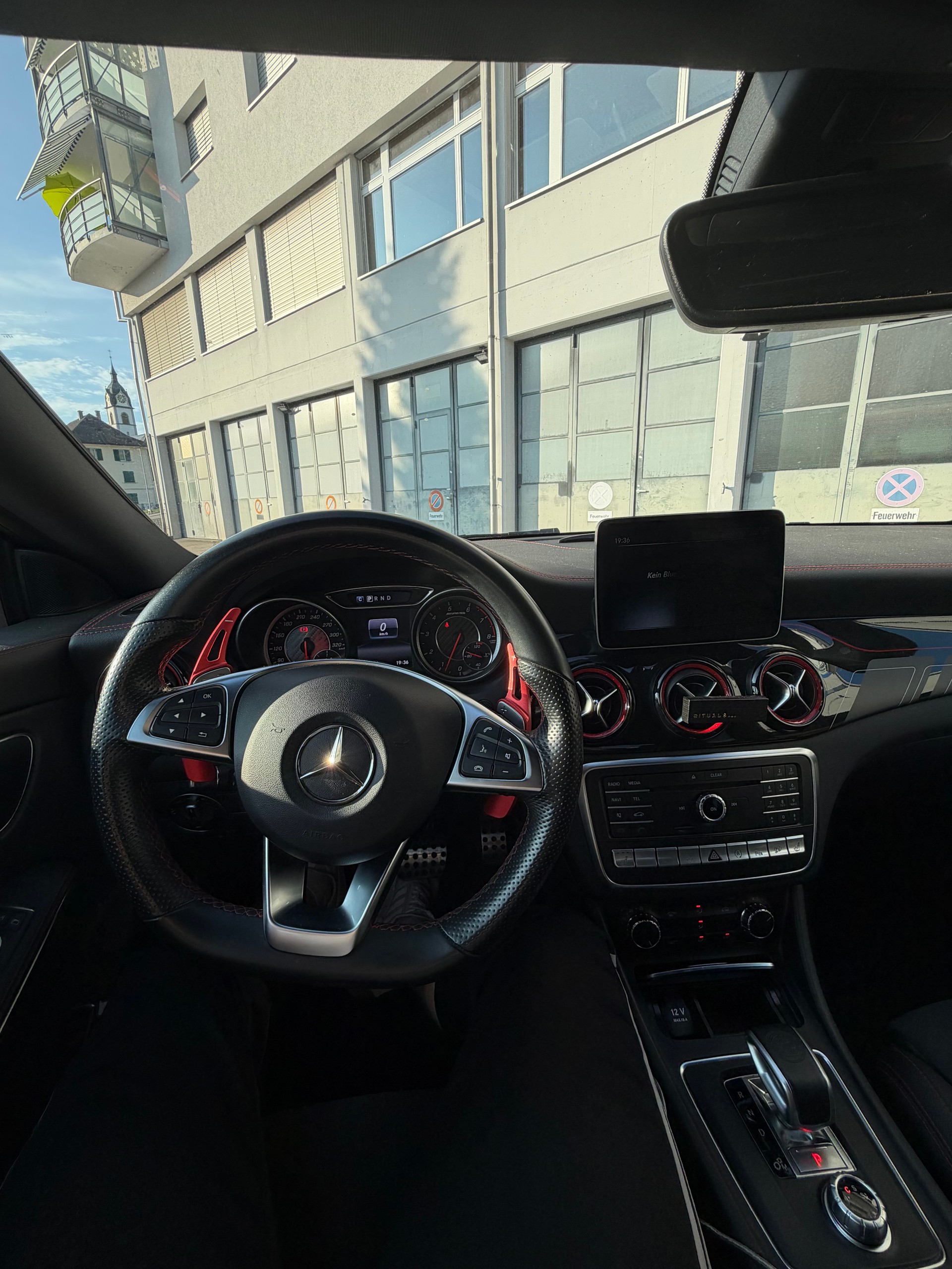 MERCEDES-BENZ CLA 45 AMG 4m-image-4