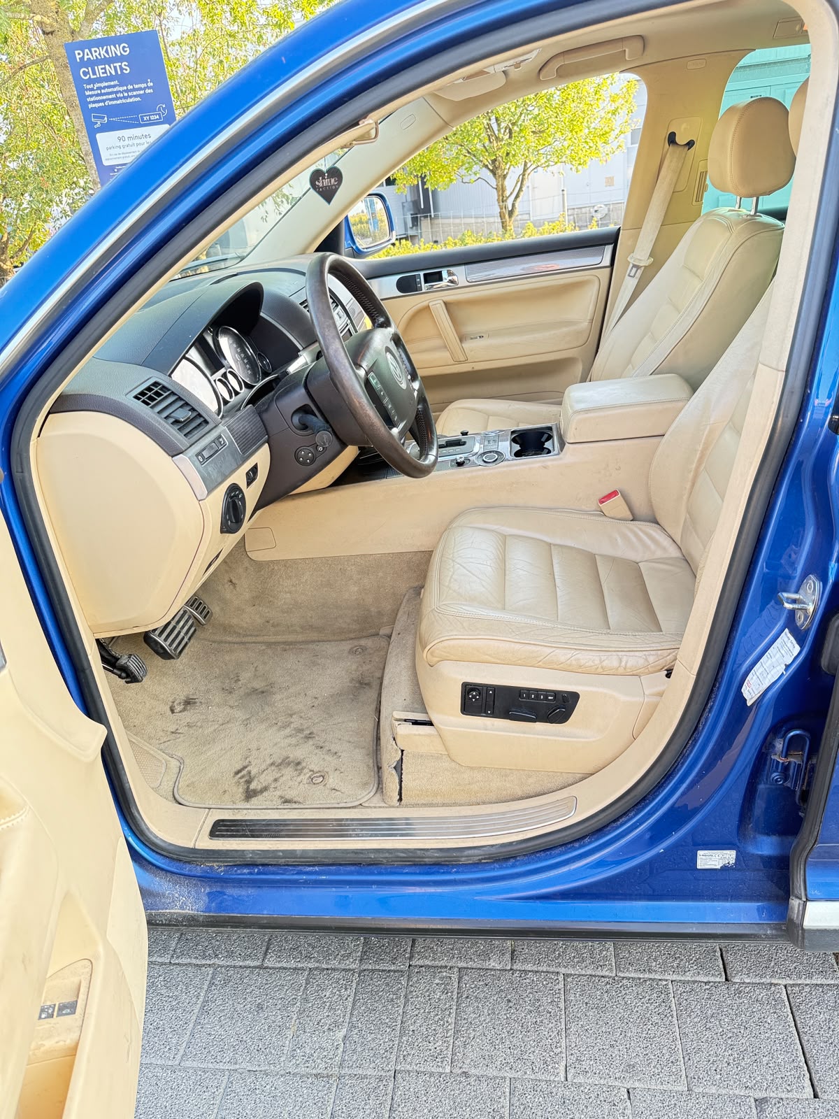VW Touareg 4.2 V8 Automatic-image-5