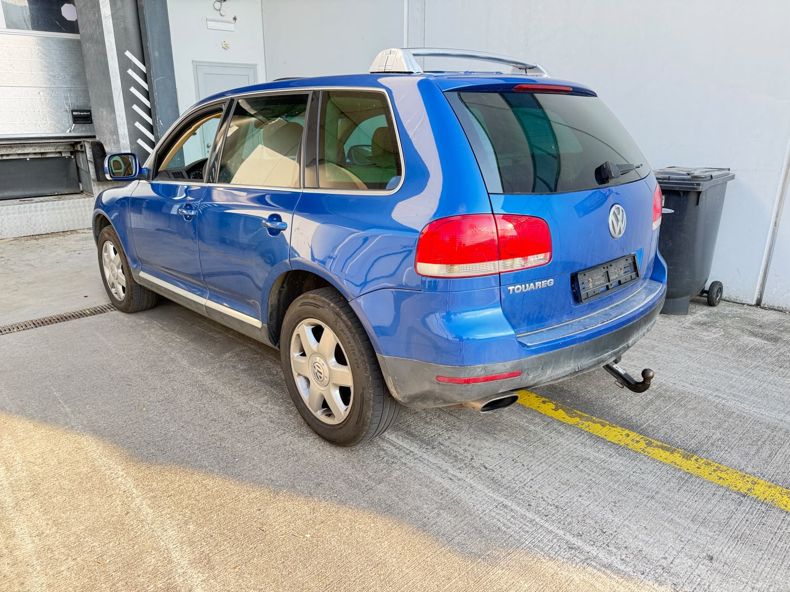 VW Touareg 4.2 V8 Automatic-image-2