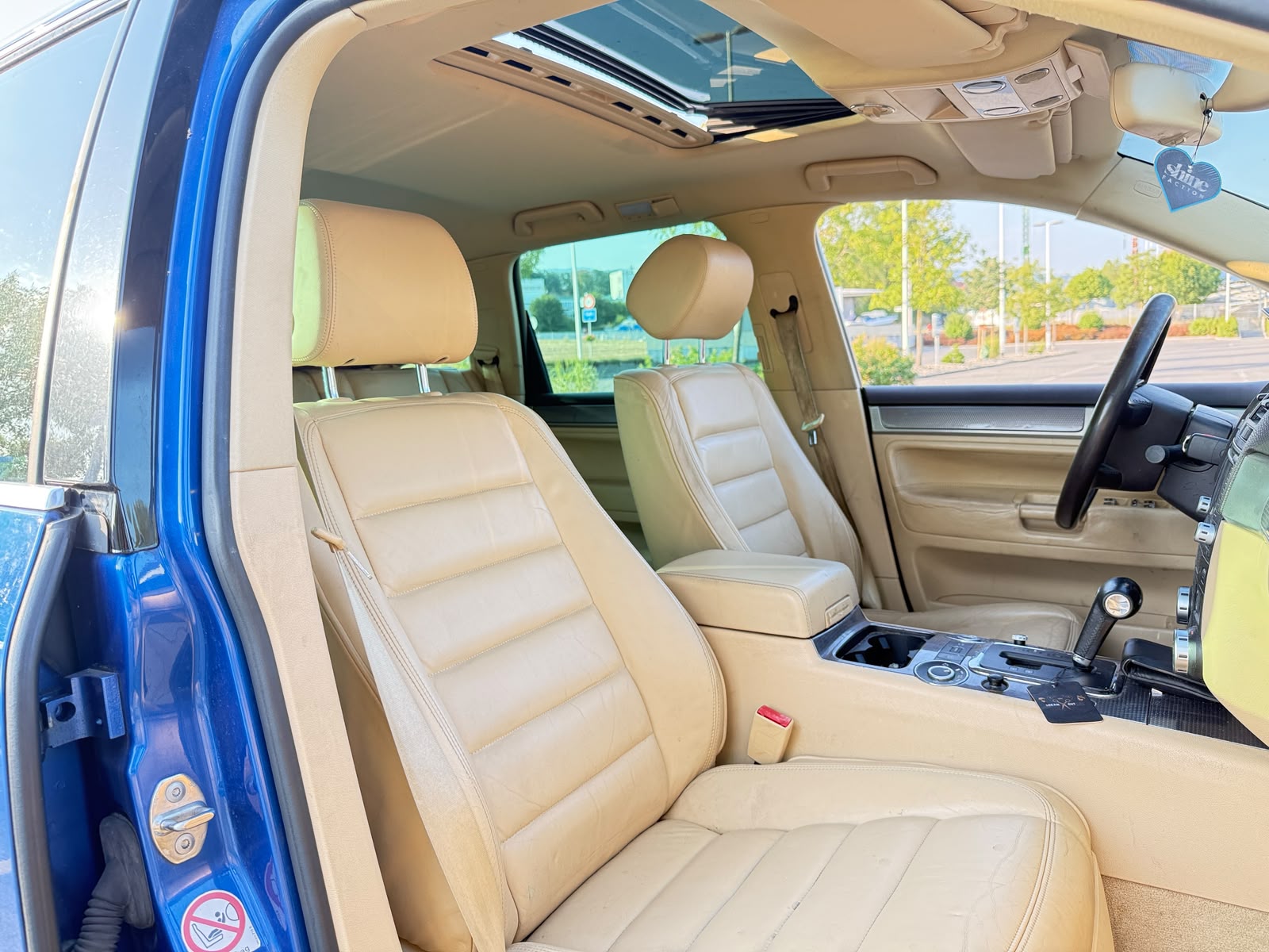 VW Touareg 4.2 V8 Automatic-image-3