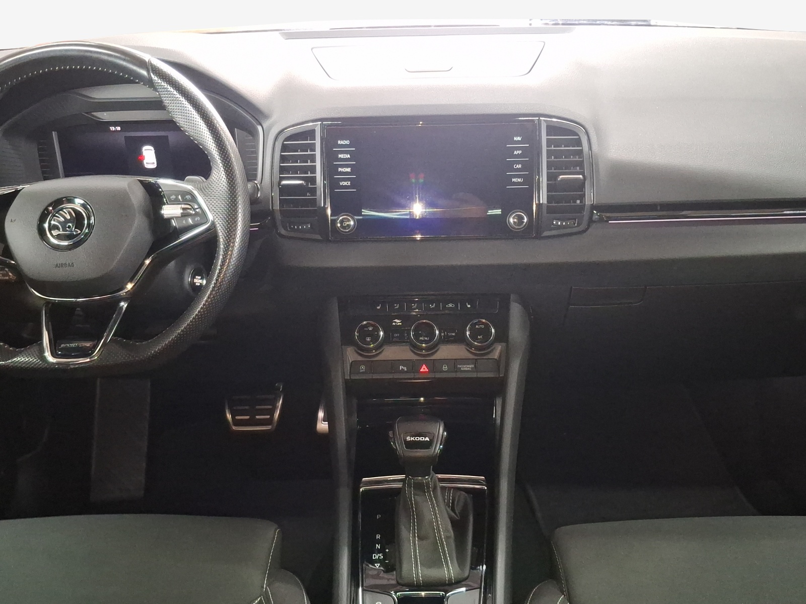 SKODA Karoq 1.5 TSI SportLine DSG-image-9