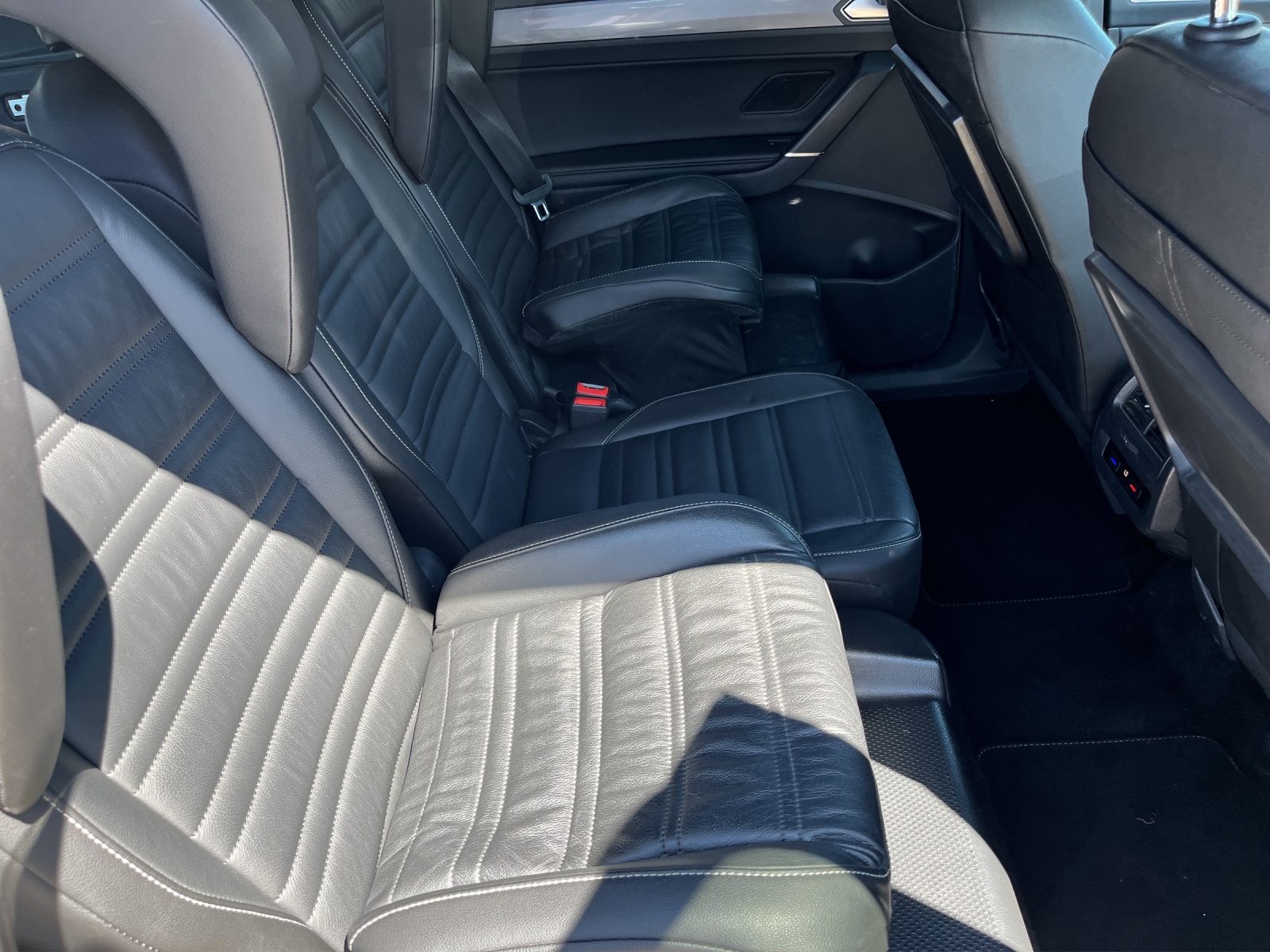 VW Touran 2.0 TDI SCR R-Line DSG-image-13