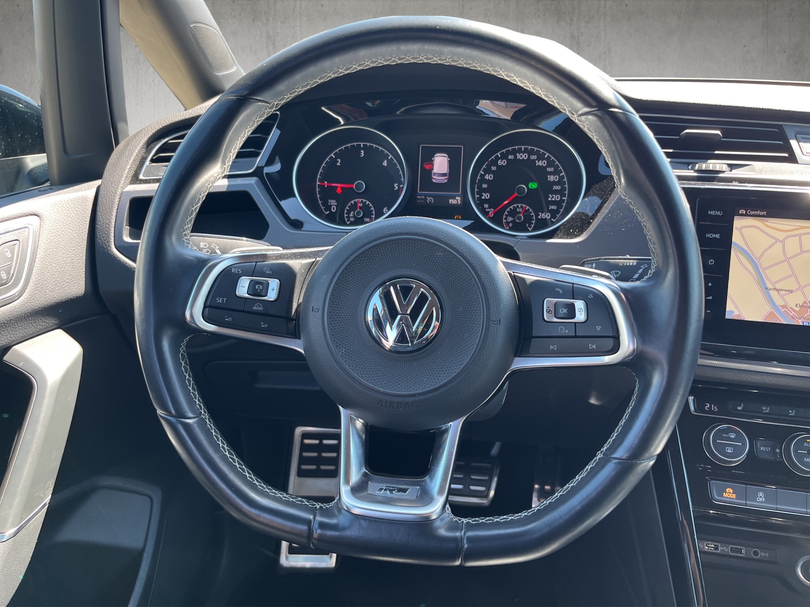 VW Touran 2.0 TDI SCR R-Line DSG-image-11